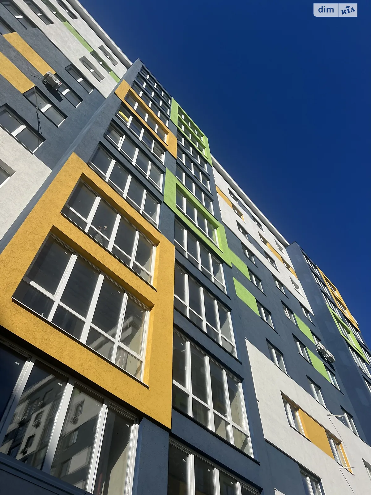 Продается 1-комнатная квартира 36.7 кв. м в Буче, ул. Вишневая, 33 - фото 1