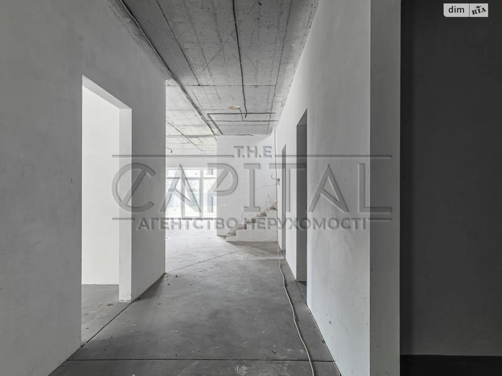 Продается дом на 2 этажа 250 кв. м с бассейном, цена: 470000 $ - фото 1