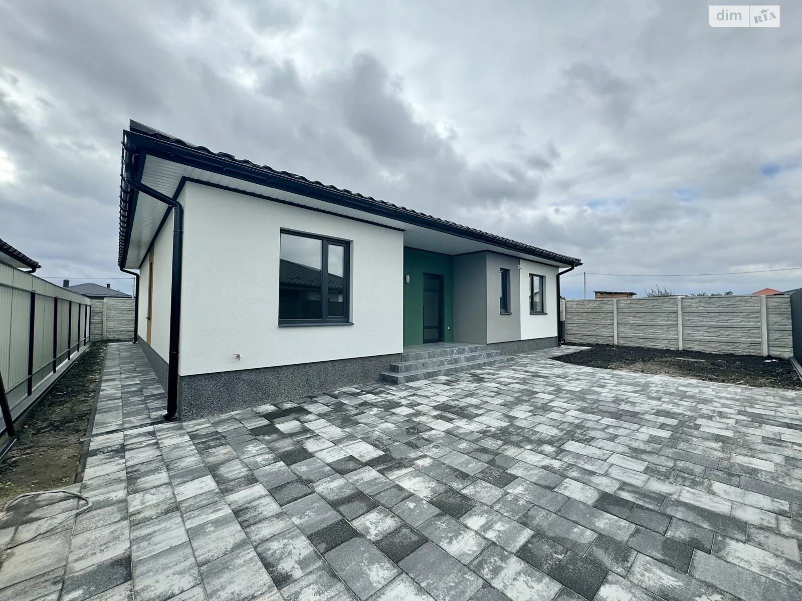 Продається одноповерховий будинок 112 кв. м з каміном, цена: 165000 $ - фото 1