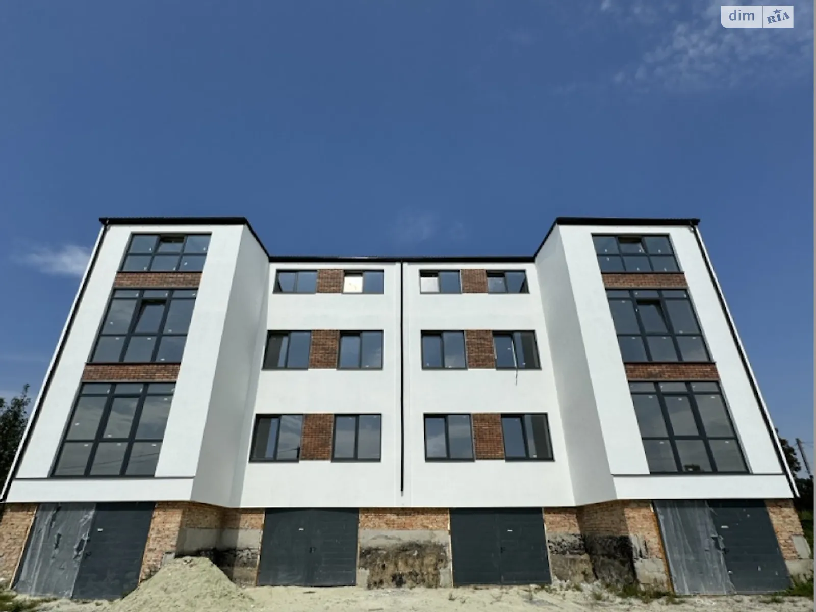 Продается 3-комнатная квартира 65.9 кв. м в Запытове, ул. Южная, 10 - фото 1