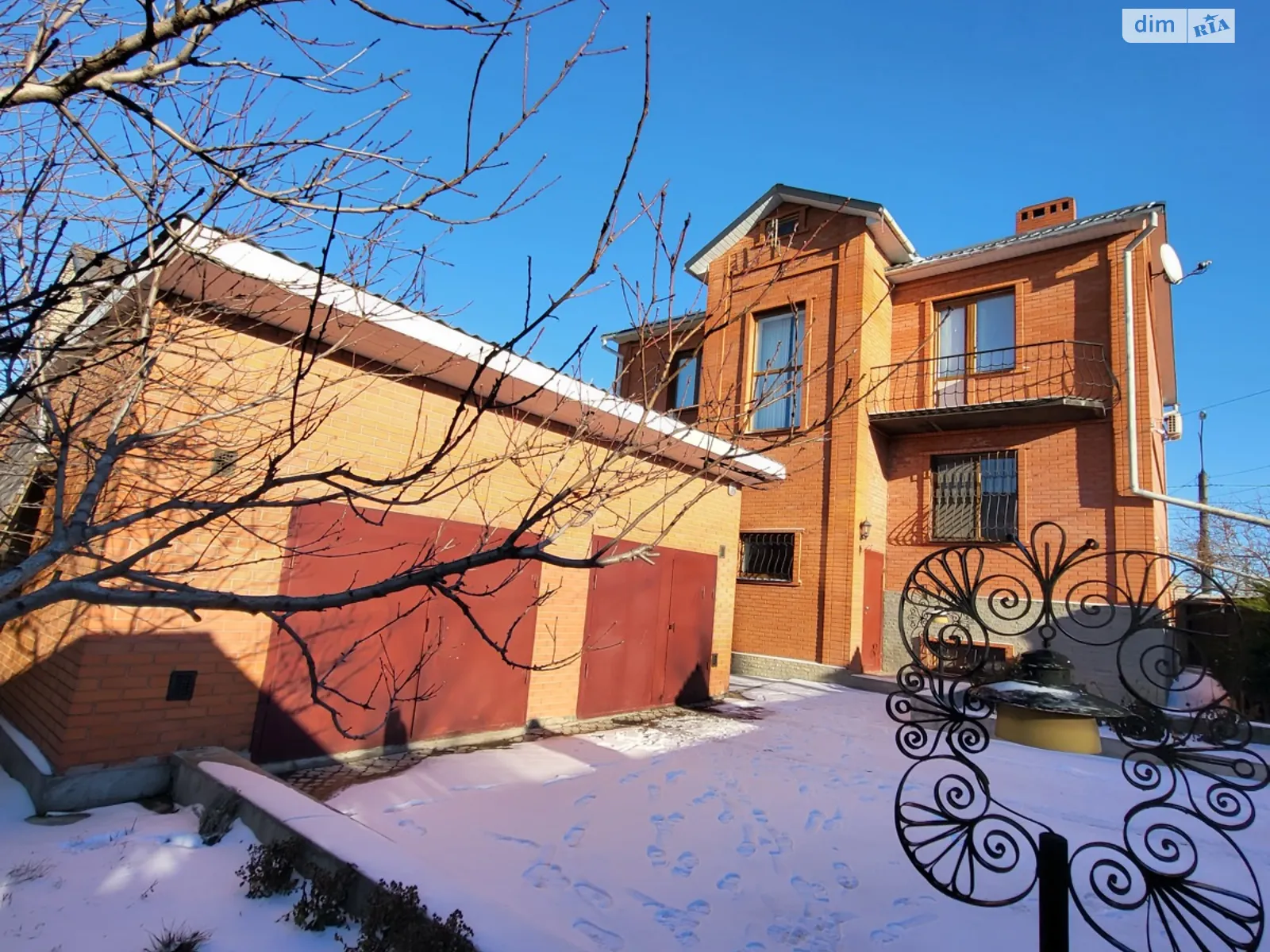 Продается дом на 2 этажа 303.3 кв. м с террасой, цена: 165000 $ - фото 1