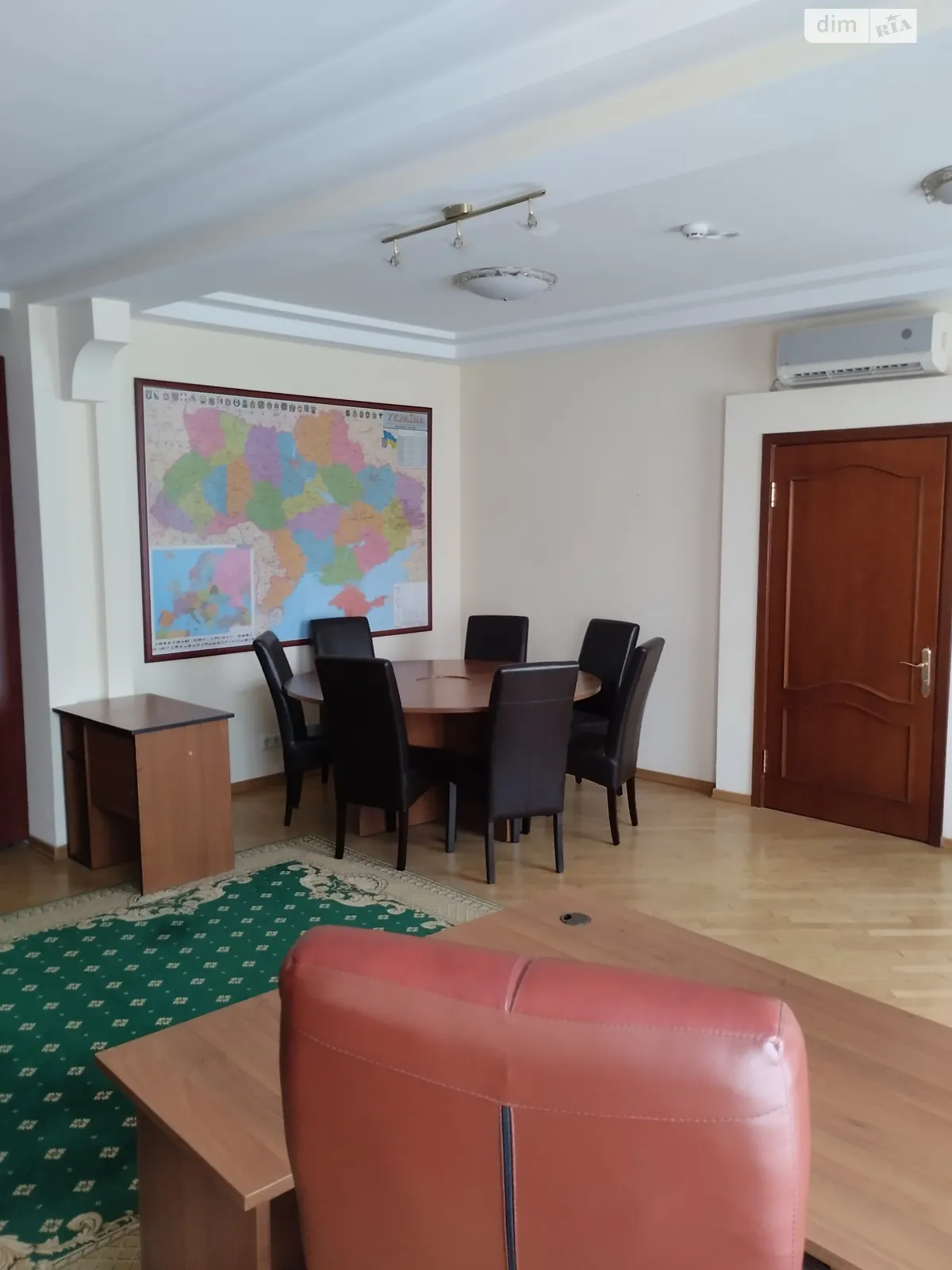 Сдается в аренду офис 79.3 кв. м в бизнес-центре, цена: 30954 грн - фото 1