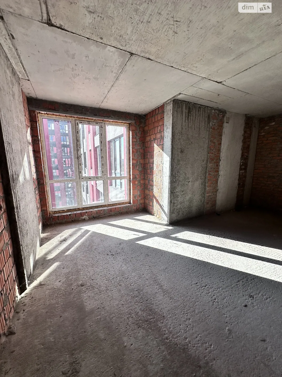 Продается 1-комнатная квартира 34 кв. м в Ирпене, ул. Университетская(Карла Маркса), 1М - фото 1