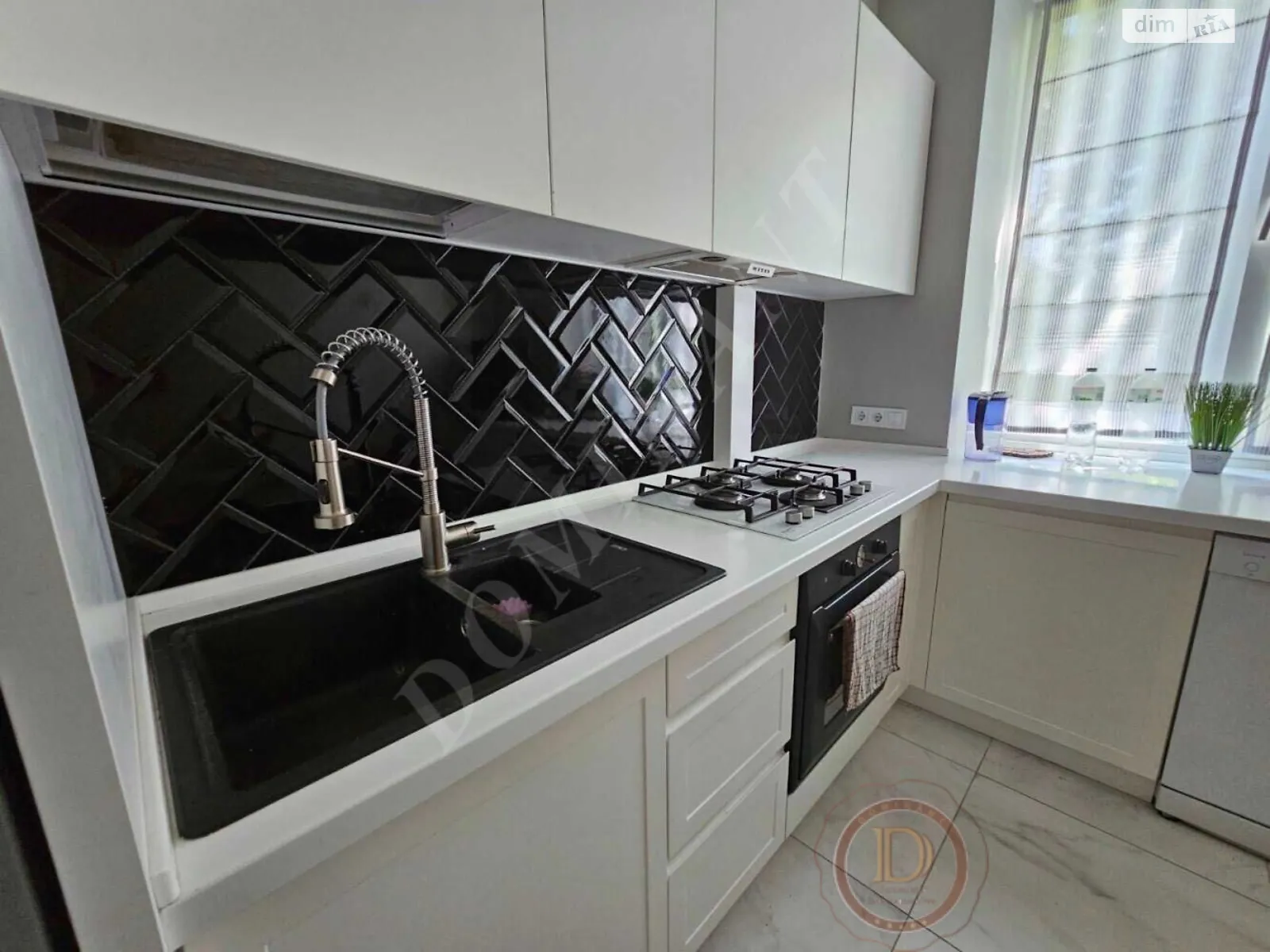 3-кімнатна квартира 73 кв. м у Запоріжжі, просп. Соборний - фото 1