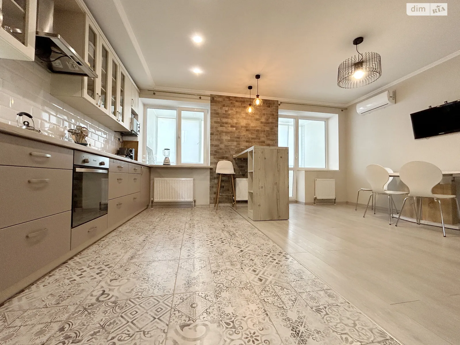 Продается 2-комнатная квартира 94.5 кв. м в Одессе, ул. Костанди, 162/2 - фото 1
