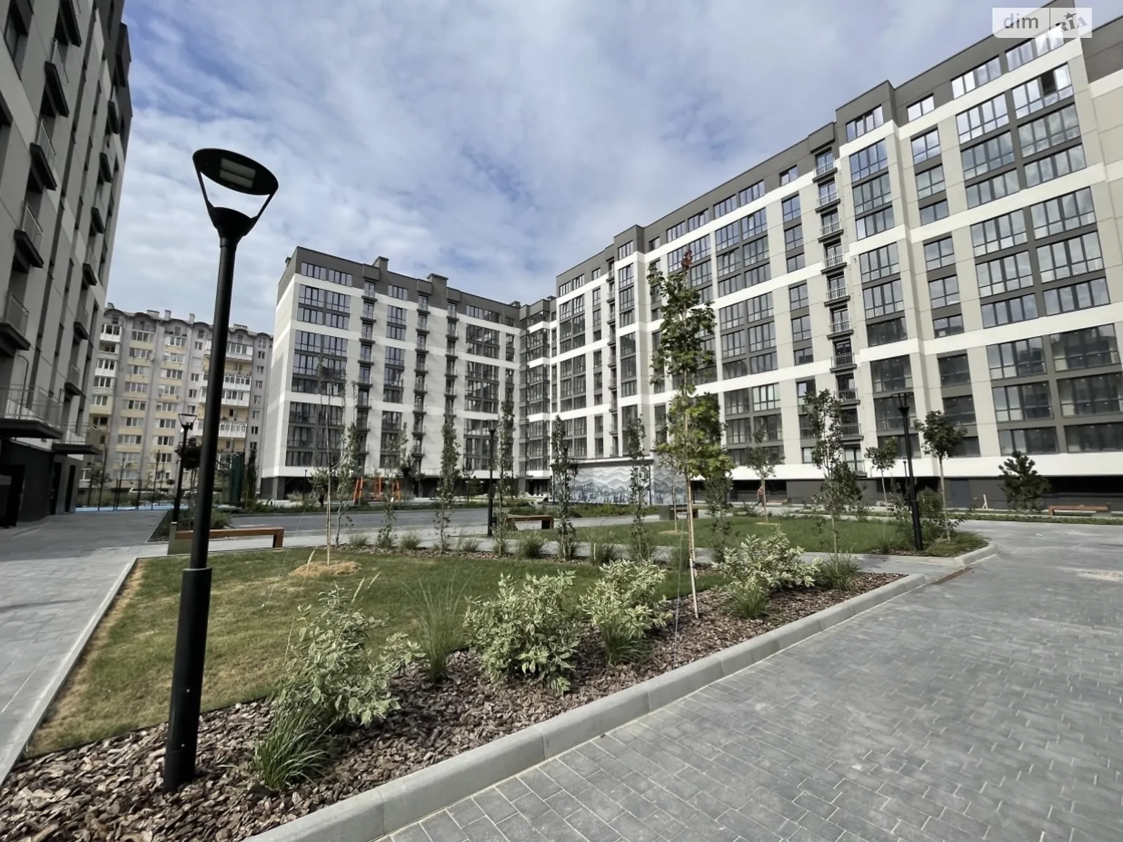 Продается 1-комнатная квартира 41.6 кв. м в Ивано-Франковске, ул. Виноградная, 31В корпус 4 - фото 1