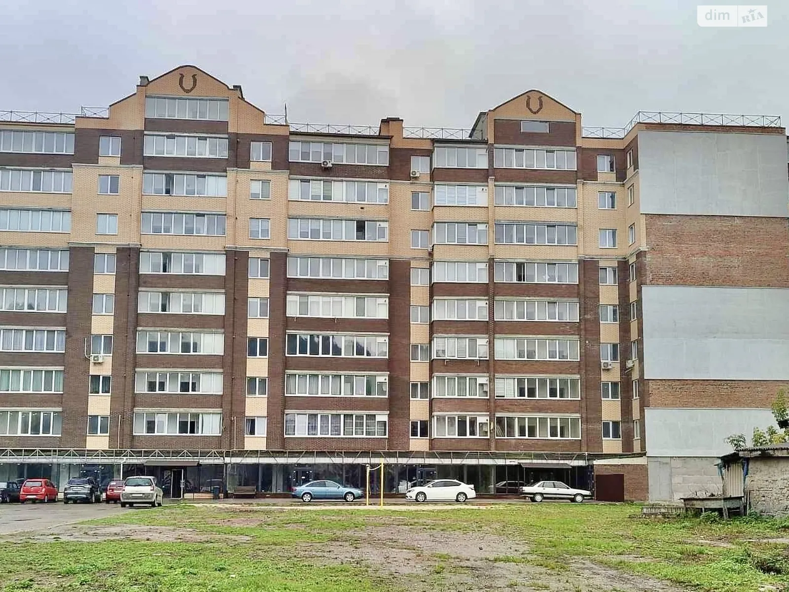 Продається 3-кімнатна квартира 108.9 кв. м у Чорткові, вул. Залізнична - фото 1