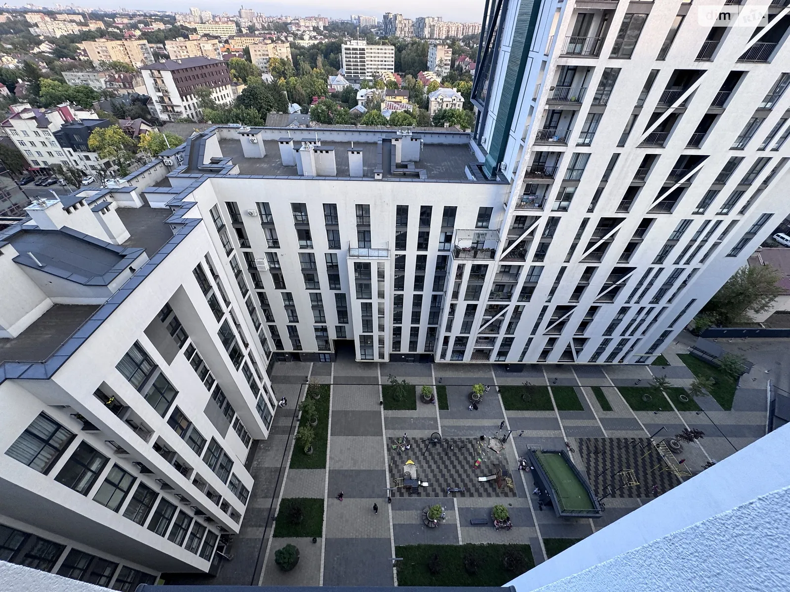 Продается 3-комнатная квартира 92.4 кв. м в Львове, ул. Героев УПА, 73В - фото 1