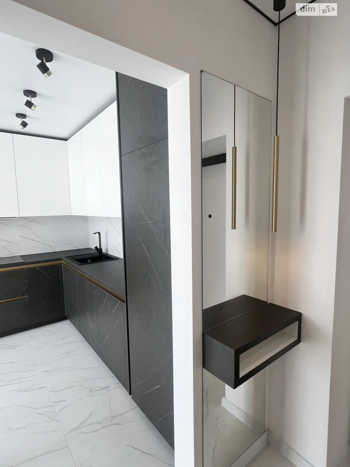 Продается 1-комнатная квартира 41 кв. м в Бармаках, ул. Единства, 15 - фото 1