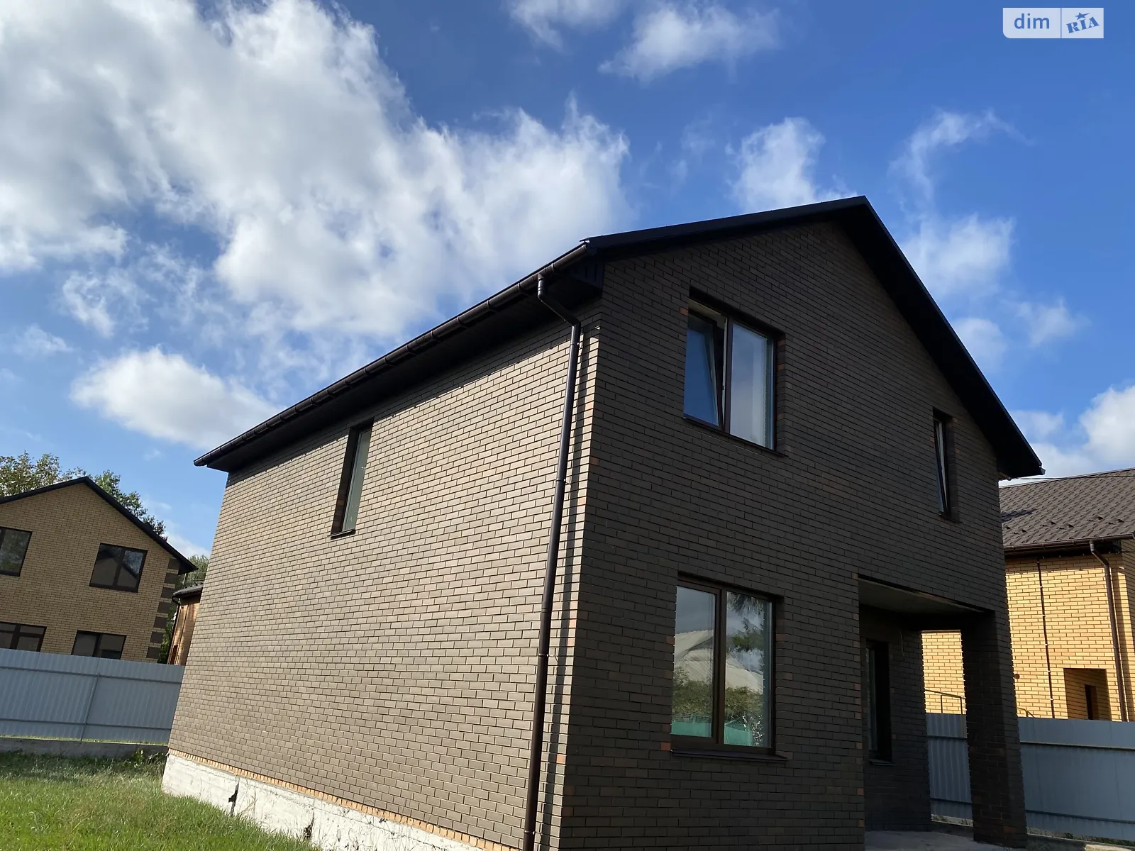 Продається будинок 2 поверховий 125 кв. м з каміном, цена: 92000 $ - фото 1