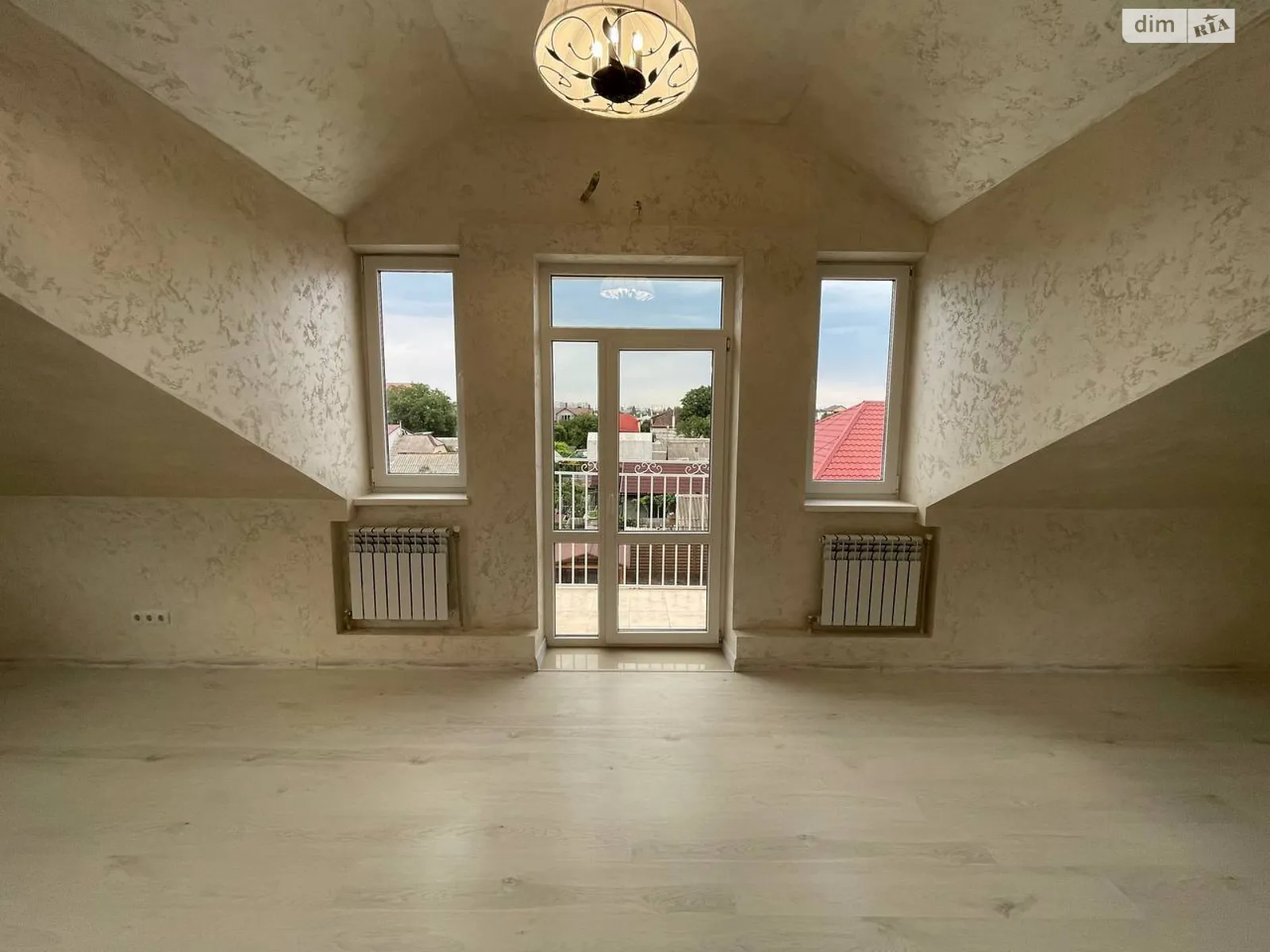 Продается 1-комнатная квартира 57.2 кв. м в Одессе, ул. Профсоюзная - фото 1