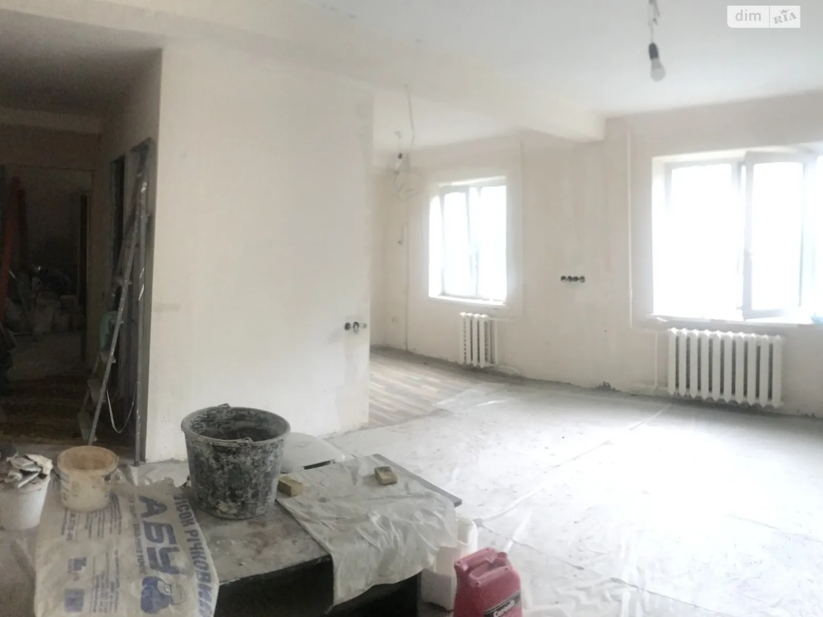 Продається 3-кімнатна квартира 51 кв. м у Києві, вул. Вишгородська - фото 1