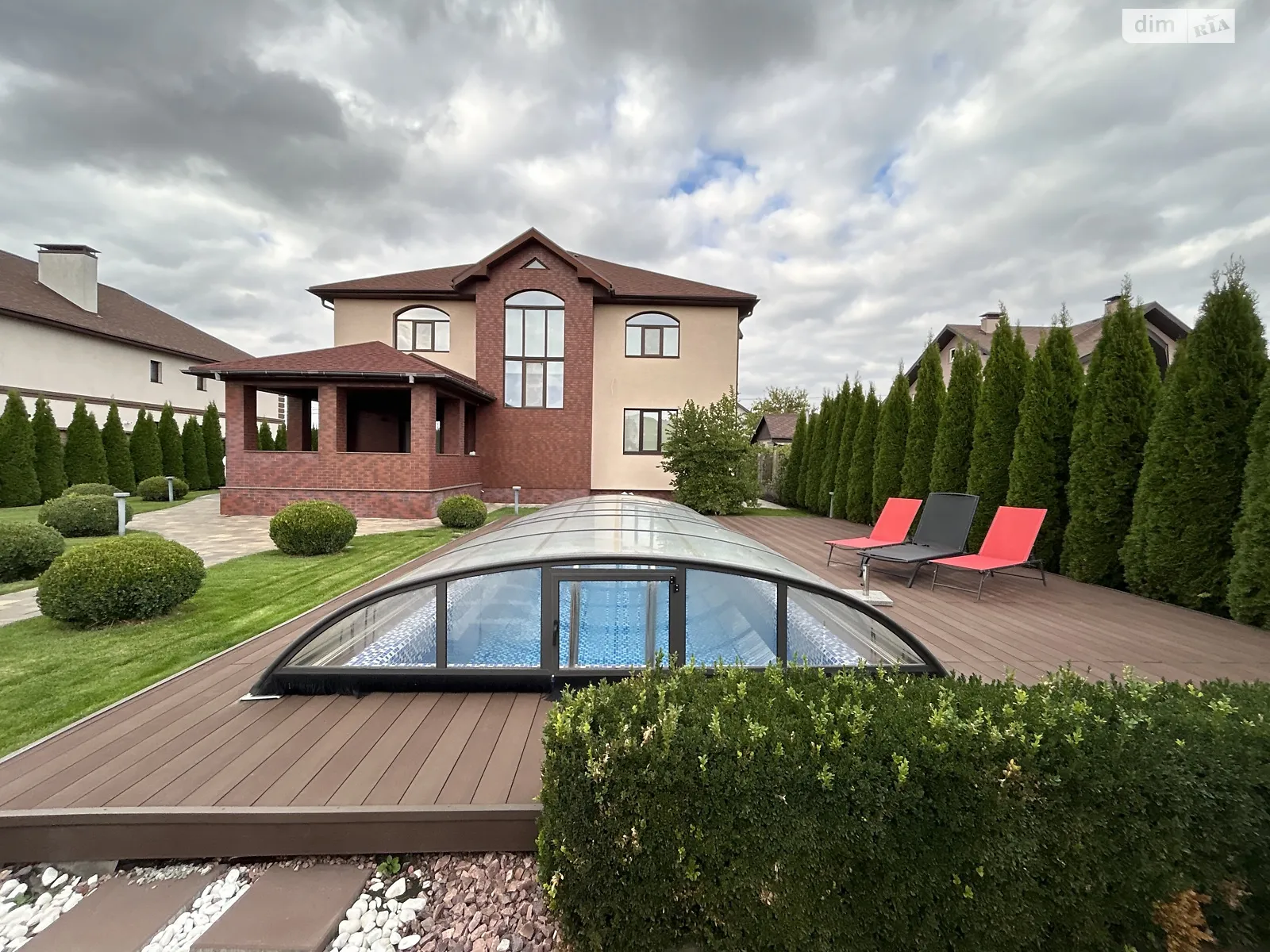 Продається будинок 2 поверховий 298 кв. м з гаражем, цена: 430000 $ - фото 1