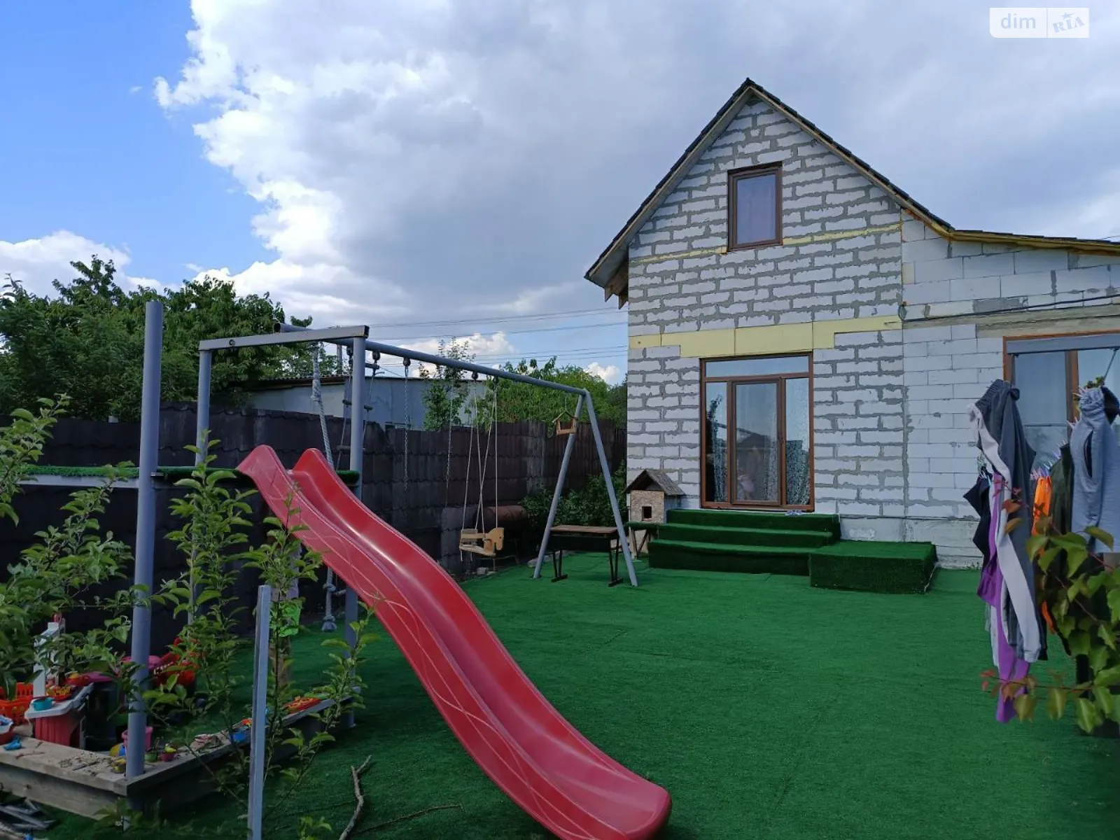 Продается дом на 2 этажа 86 кв. м с камином, цена: 49000 $ - фото 1