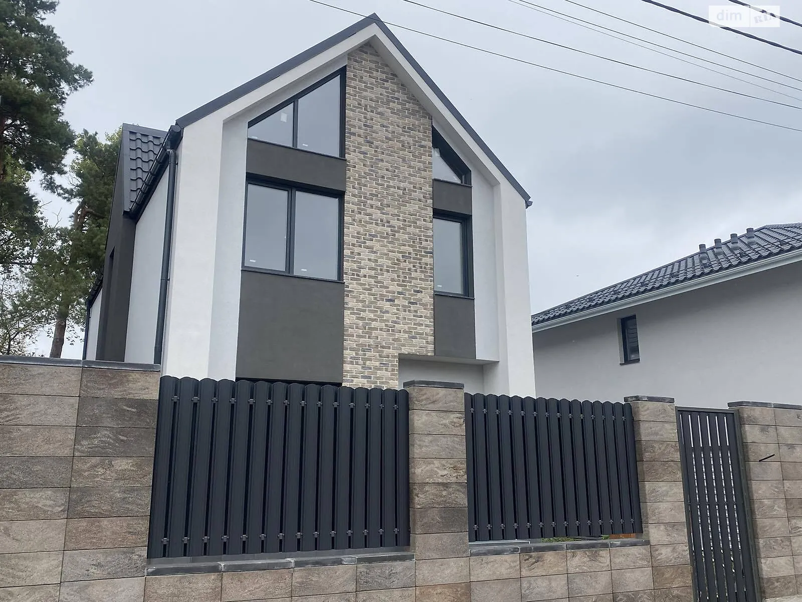 Продається будинок 2 поверховий 140 кв. м з гаражем, цена: 135000 $ - фото 1