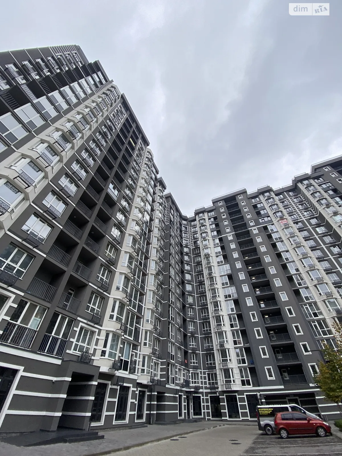 Продается 1-комнатная квартира 50.8 кв. м в Буче, бул. Леонида Бирюкова, 2А - фото 1