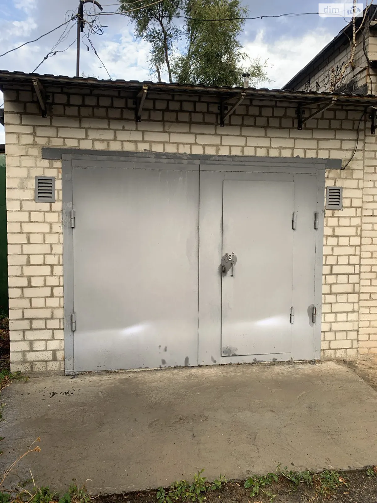Продается место в гаражном кооперативе под легковое авто на 24 кв. м, цена: 3900 $ - фото 1