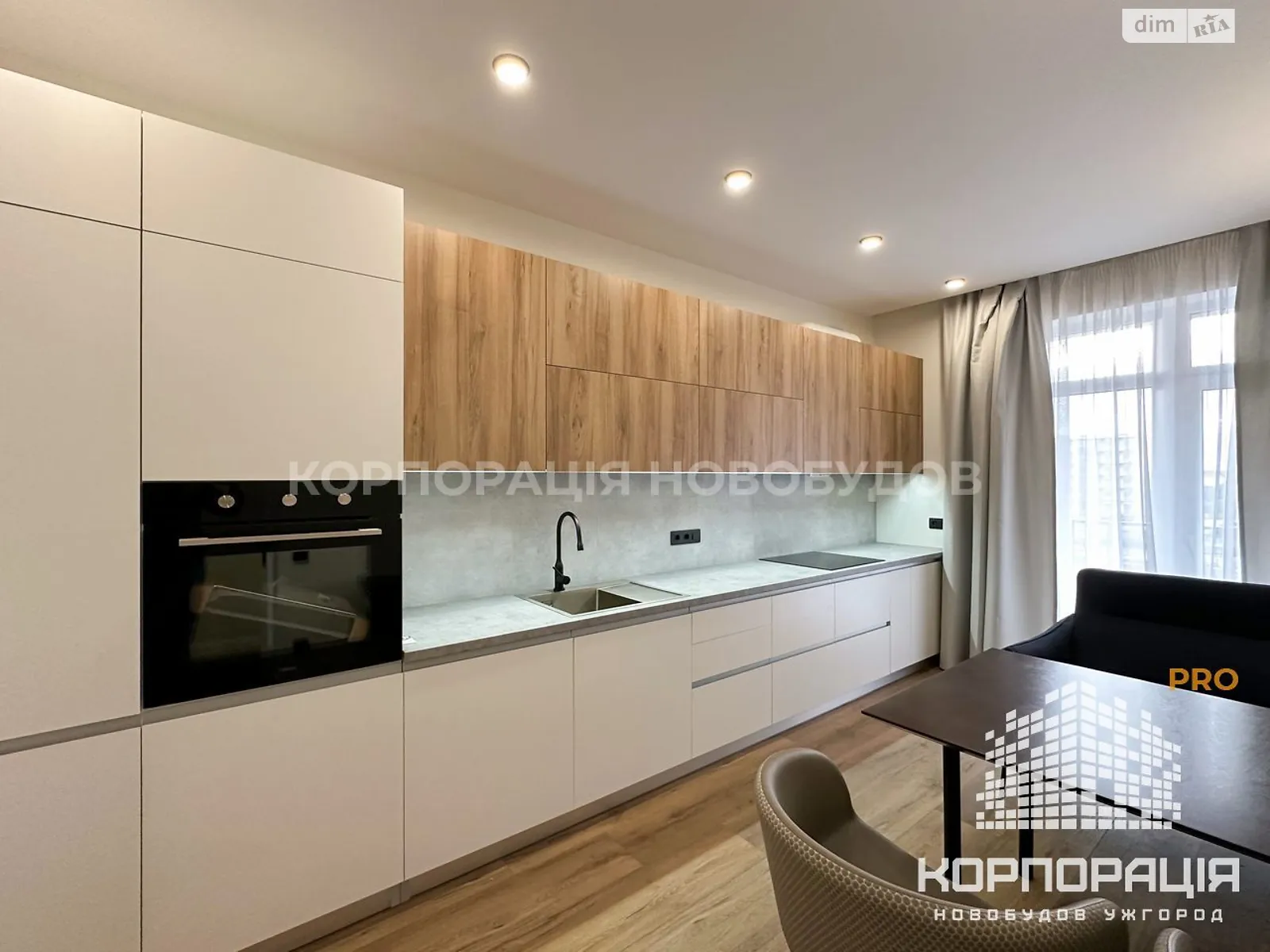 Продается 1-комнатная квартира 43.22 кв. м в Ужгороде, наб. Славянская - фото 1