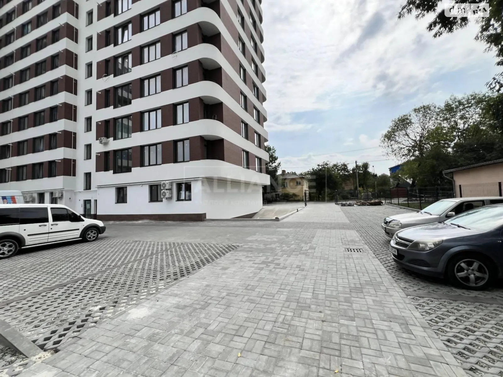 Продается 2-комнатная квартира 74.7 кв. м в Ивано-Франковске, ул. Независимости (Горького), 2А - фото 1