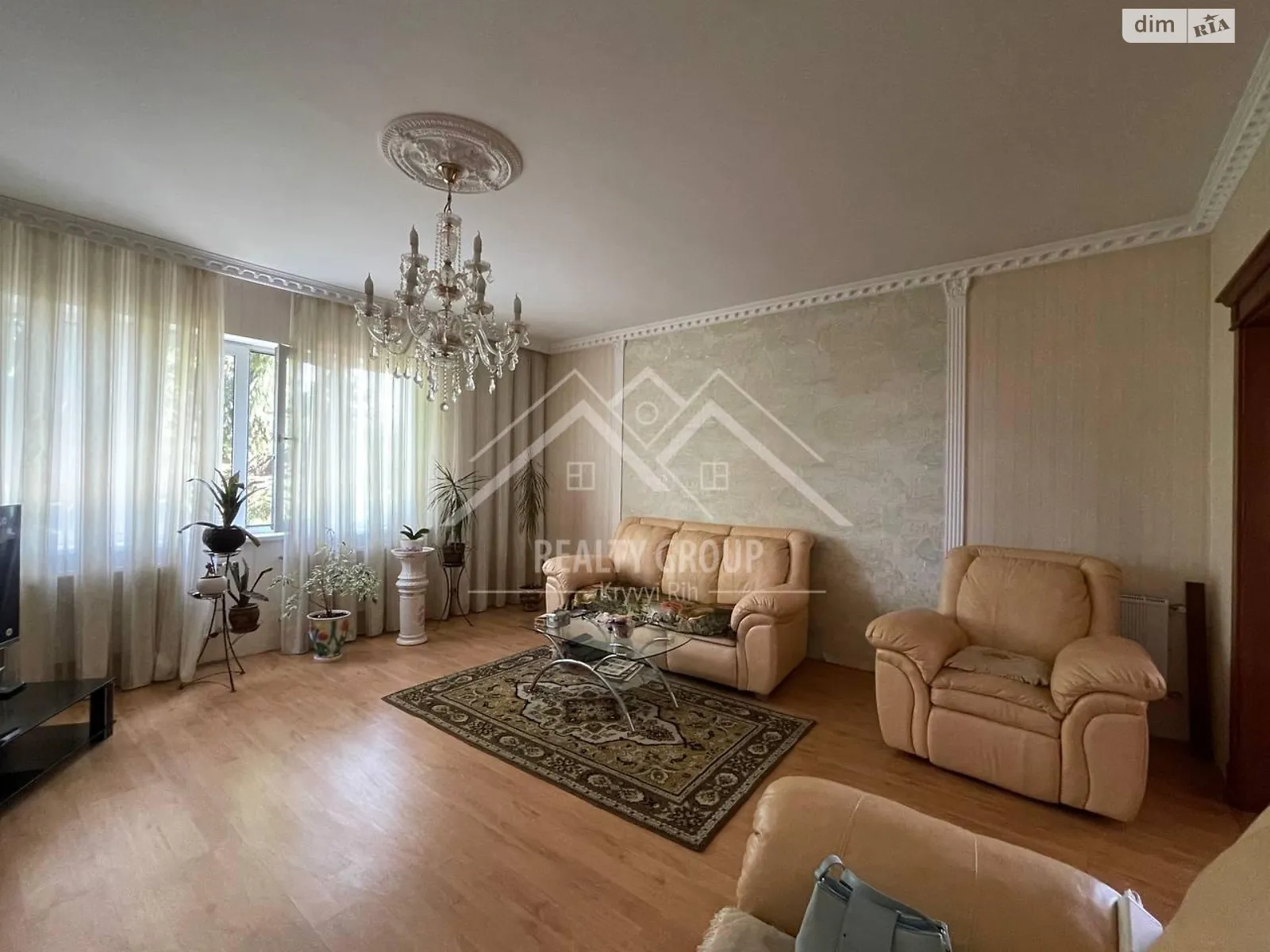 Продается дом на 2 этажа 356.9 кв. м с участком, цена: 110000 $ - фото 1