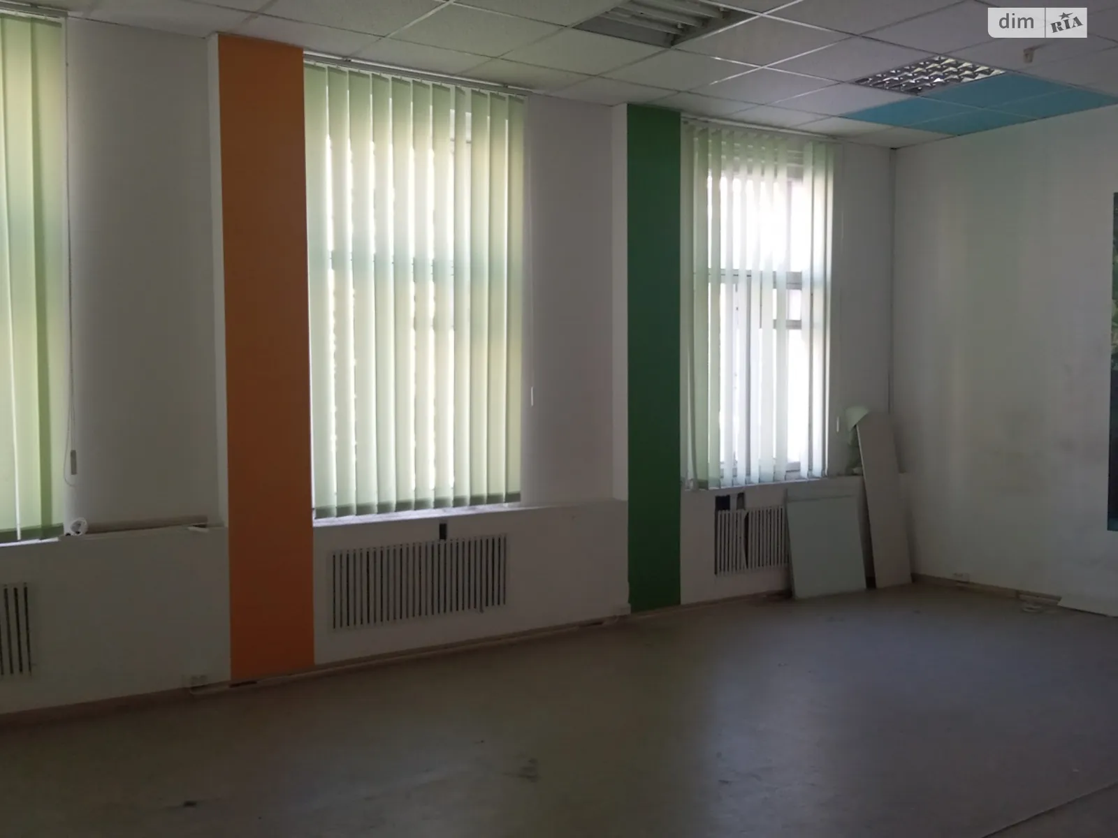 Сдается в аренду офис 300 кв. м в бизнес-центре, цена: 6000 грн - фото 1