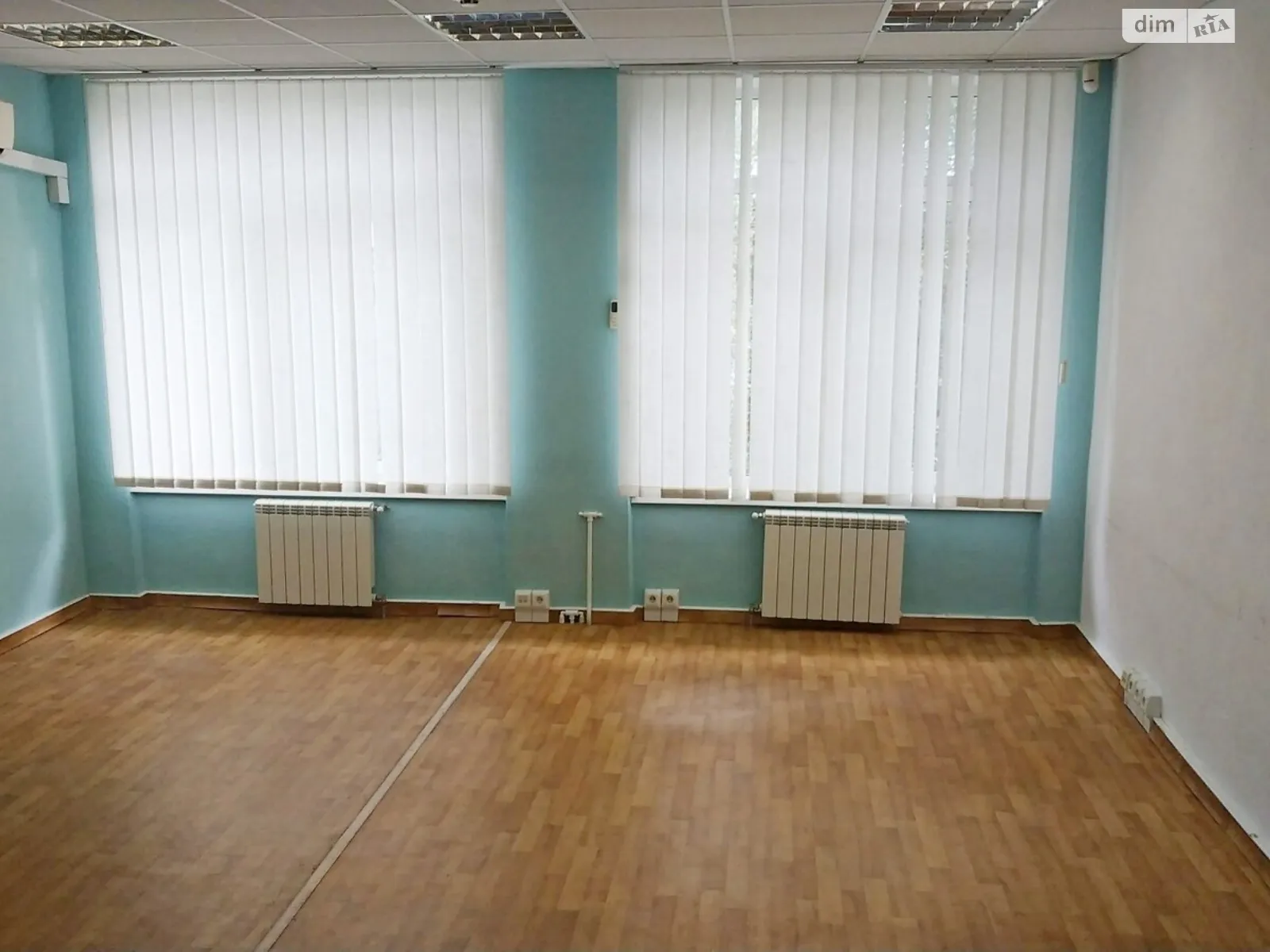 Сдается в аренду офис 60 кв. м в бизнес-центре, цена: 16330 грн - фото 1