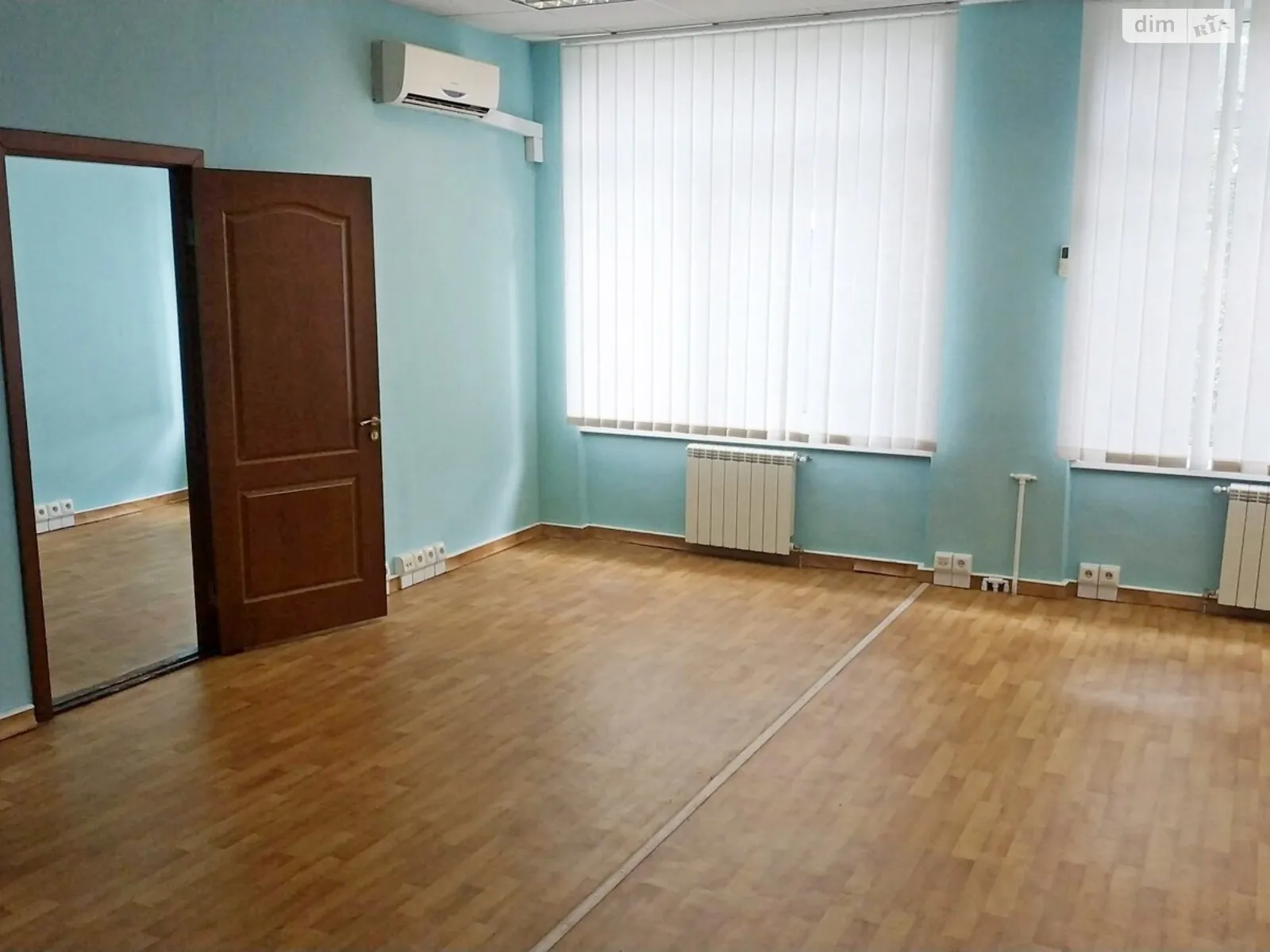 Сдается в аренду офис 60 кв. м в бизнес-центре, цена: 16340 грн - фото 1