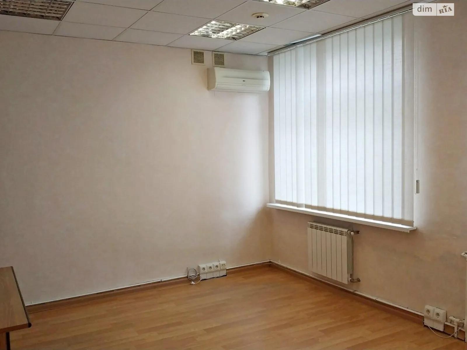 Сдается в аренду офис 24 кв. м в бизнес-центре, цена: 15750 грн - фото 1