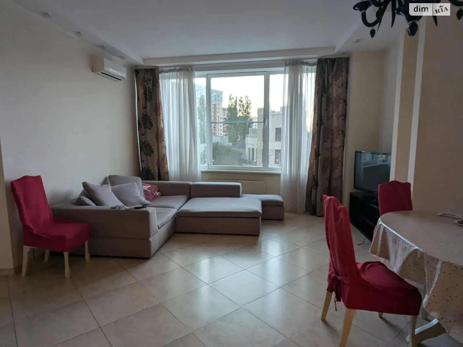 Продається 2-кімнатна квартира 116.9 кв. м у Одесі, вул. Літературна, 1А - фото 1
