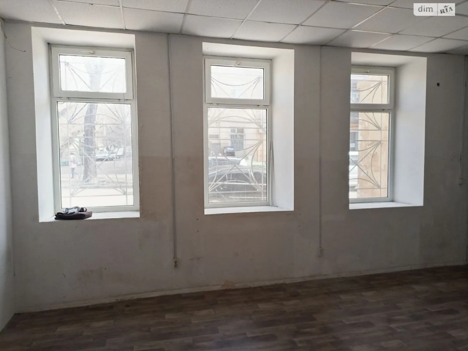 Сдается в аренду помещения свободного назначения 36.3 кв. м в 2-этажном здании, цена: 15000 грн - фото 1