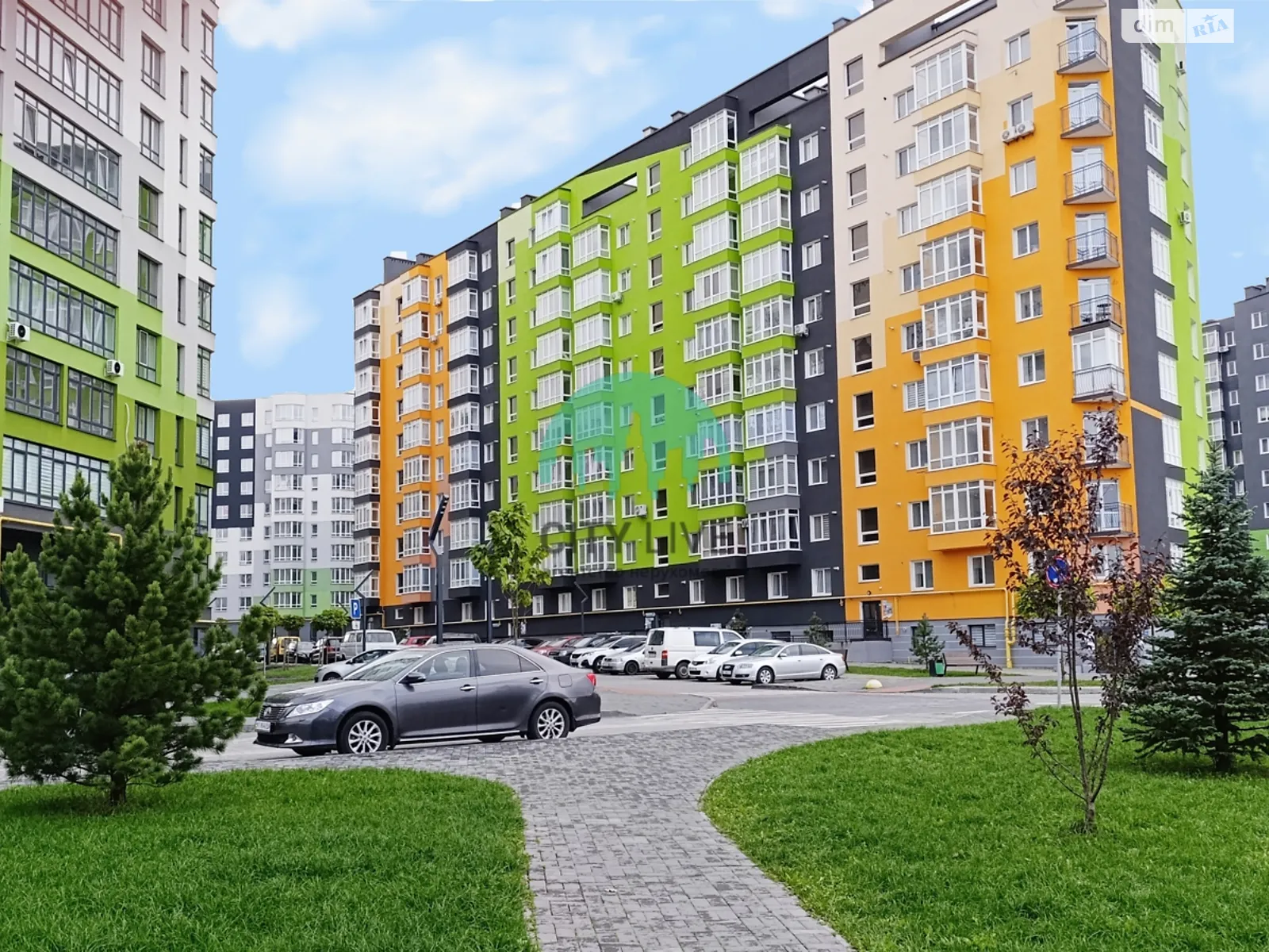 Продается 1-комнатная квартира 40 кв. м в Ивано-Франковске, ул. Приозерная, 28 - фото 1