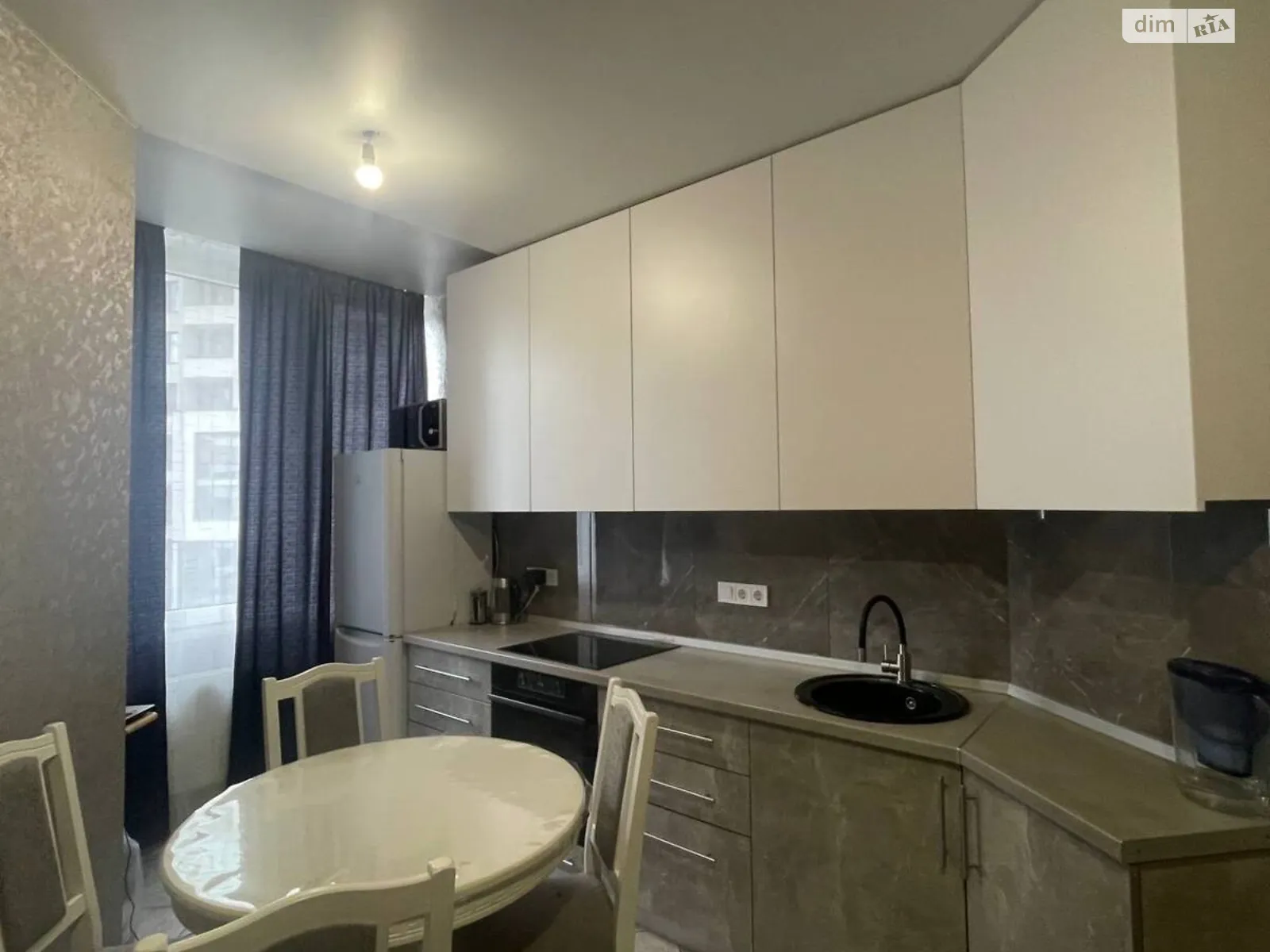 Продается 1-комнатная квартира 42.6 кв. м в Лиманке, ул. Спортивная - фото 1