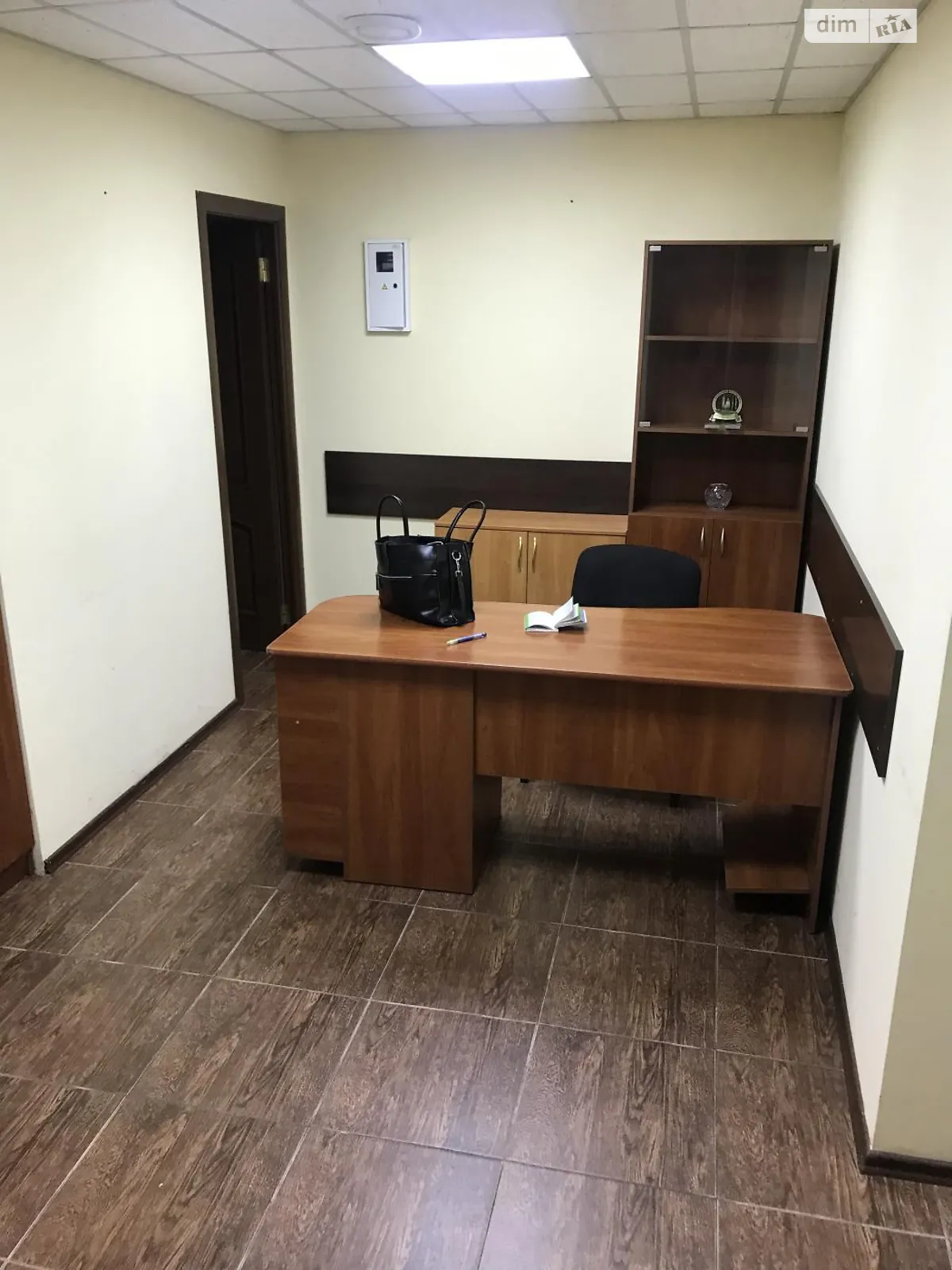 Сдается в аренду помещения свободного назначения 50 кв. м в 4-этажном здании, цена: 15000 грн - фото 1
