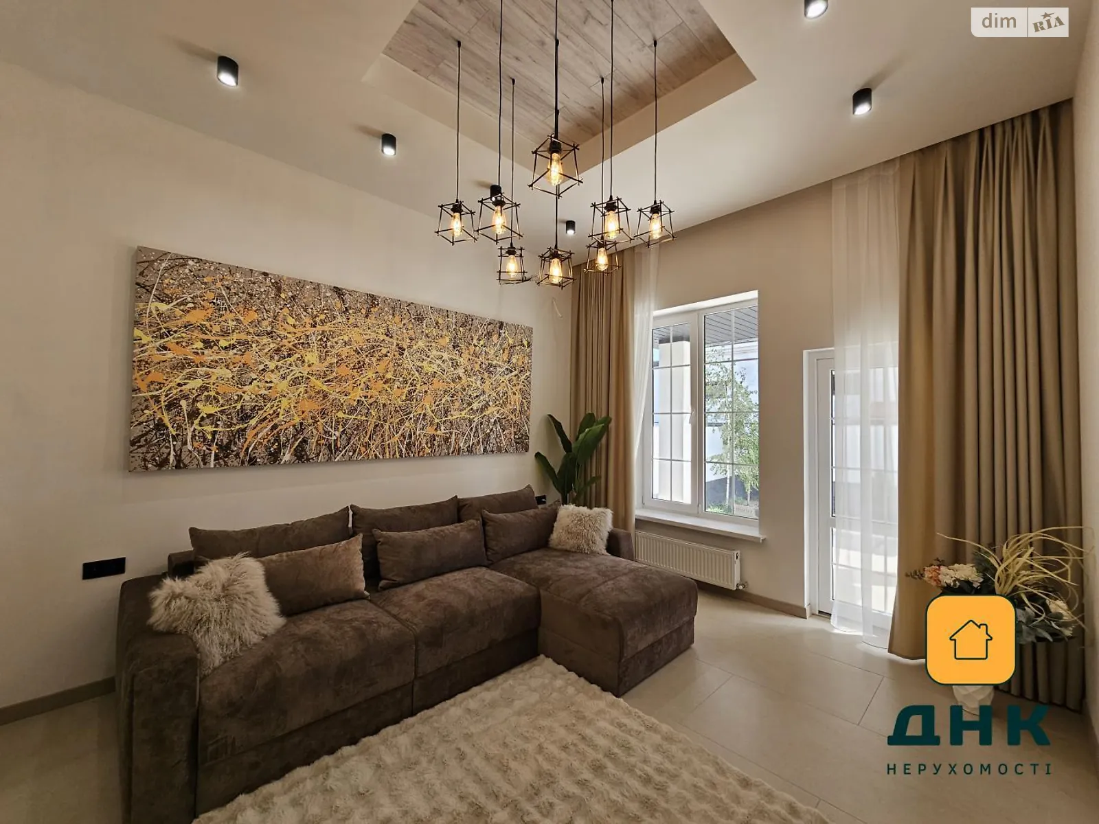 Продается дом на 2 этажа 150 кв. м с бассейном, цена: 750000 $ - фото 1