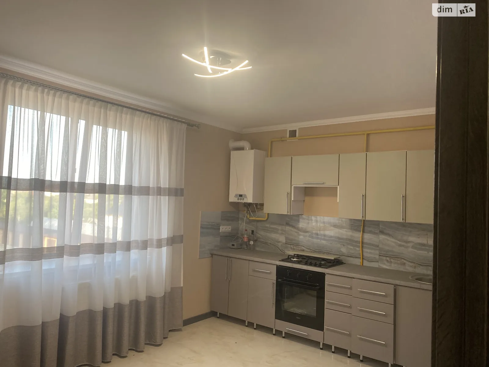 Продается 2-комнатная квартира 81.9 кв. м в Мукачеве, пер. Великогорний, 36В - фото 1