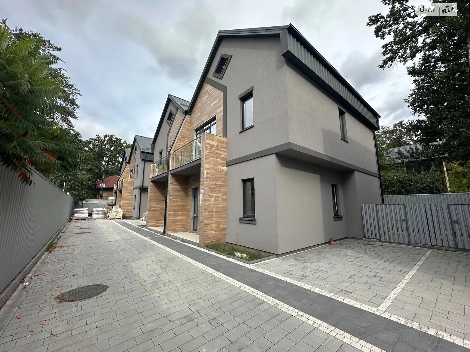 Продається частина будинку 105 кв. м з балконом, цена: 70000 $ - фото 1