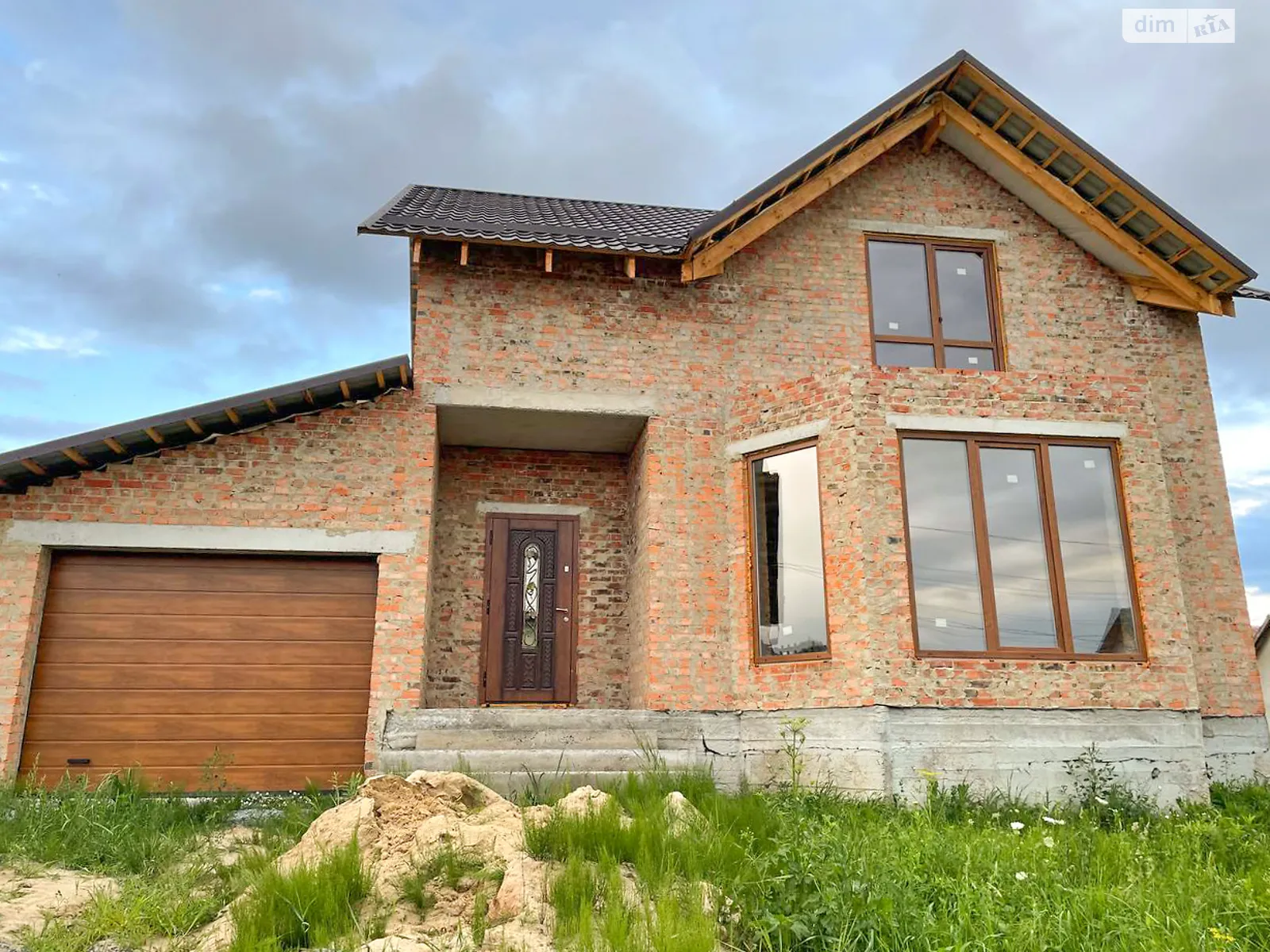 Продается дом на 2 этажа 196 кв. м с гаражом, цена: 94000 $ - фото 1