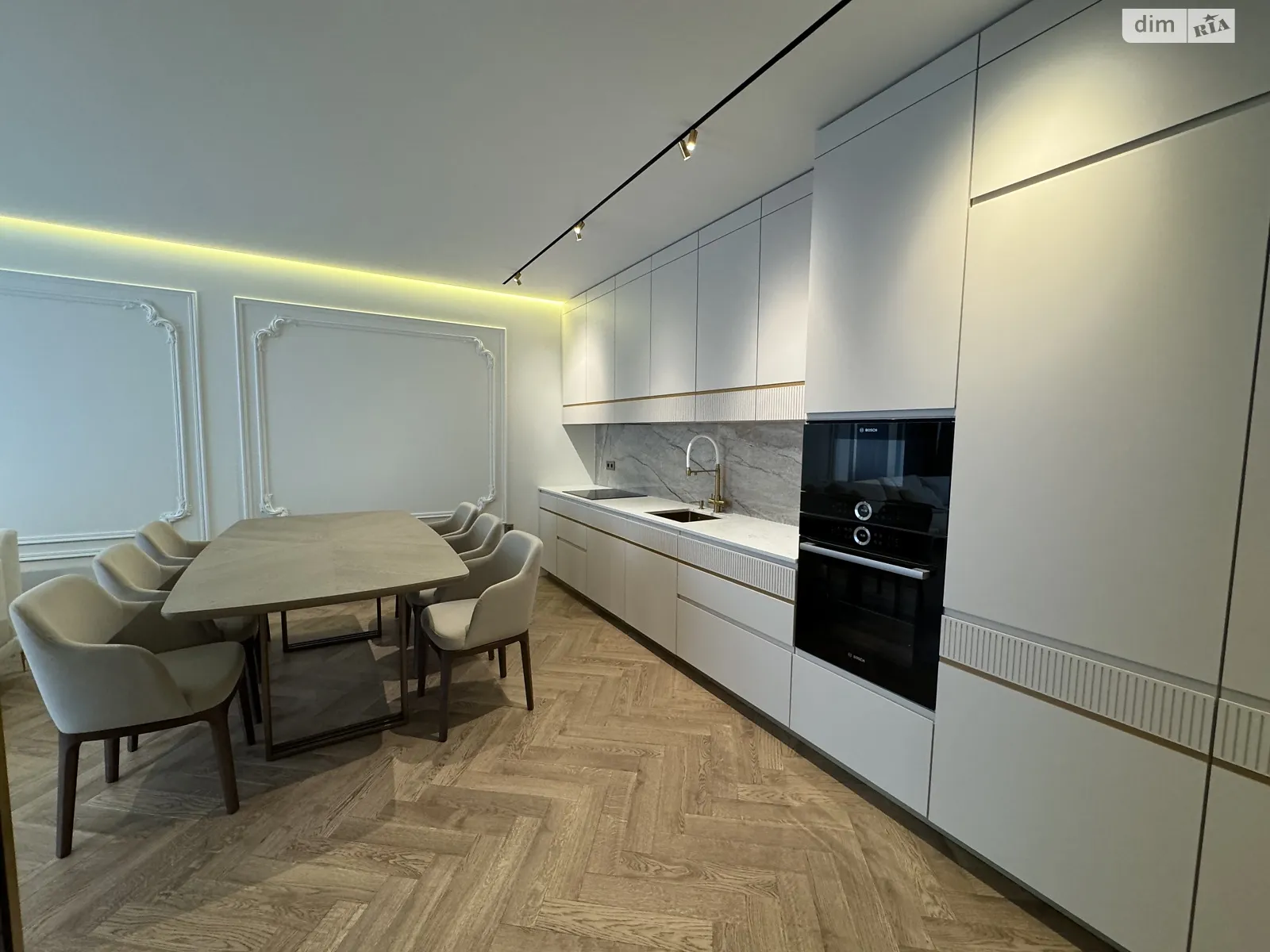 Продается 3-комнатная квартира 97 кв. м в Ужгороде, ул. Николая Бобяка, 1А - фото 1