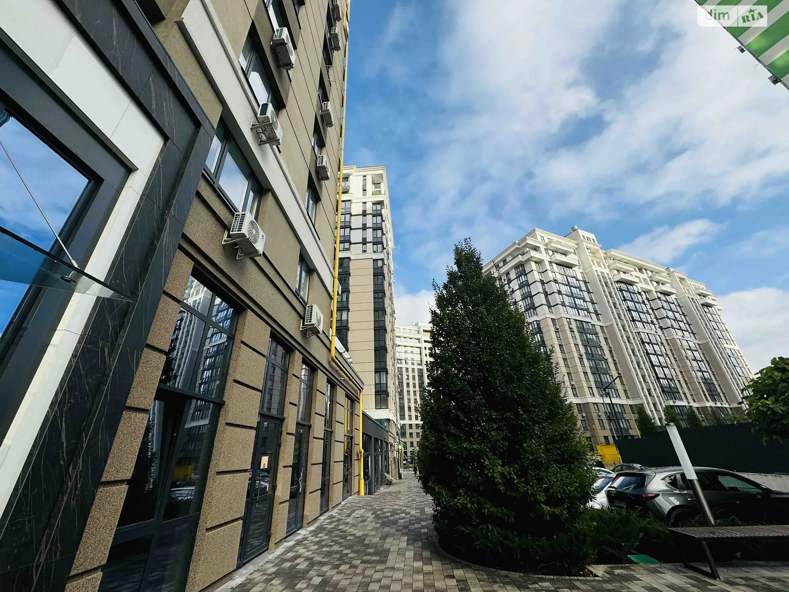 Продается 1-комнатная квартира 41 кв. м в Ирпене, ул. Университетская(Карла Маркса), 3/8 - фото 1