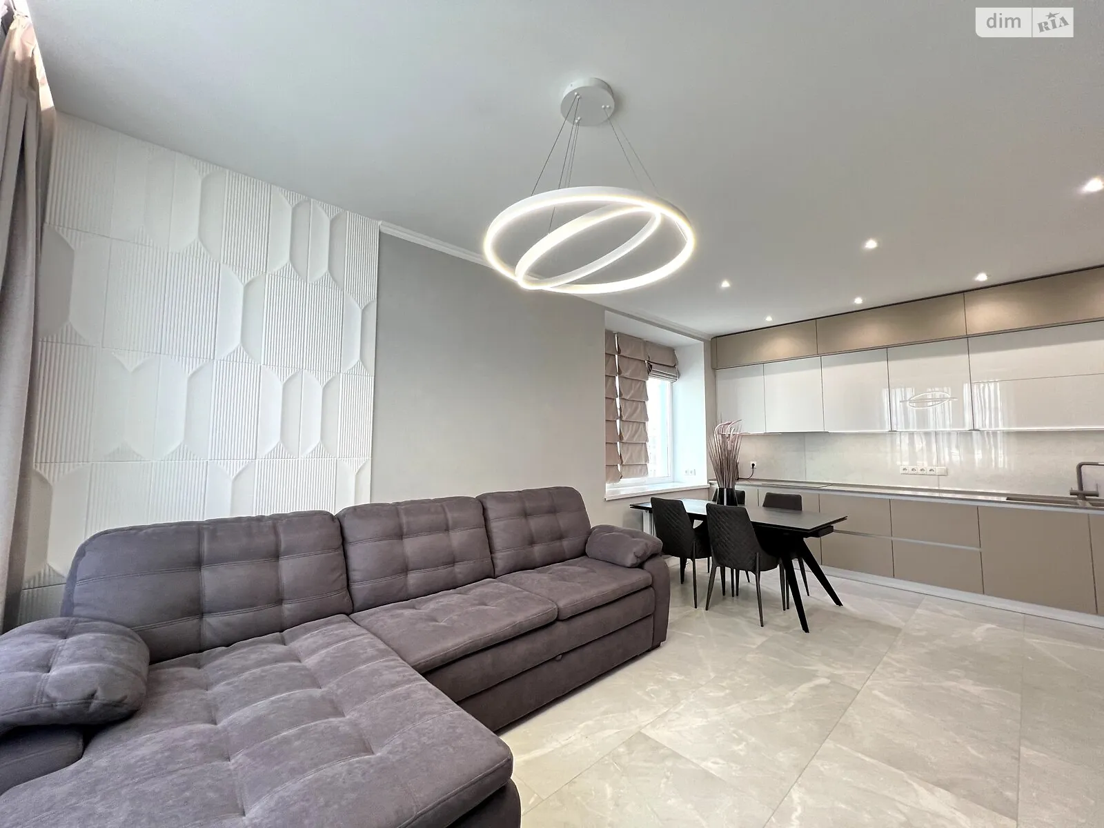 Продається 3-кімнатна квартира 102 кв. м у Одесі, просп. Гагаріна, 19А - фото 1
