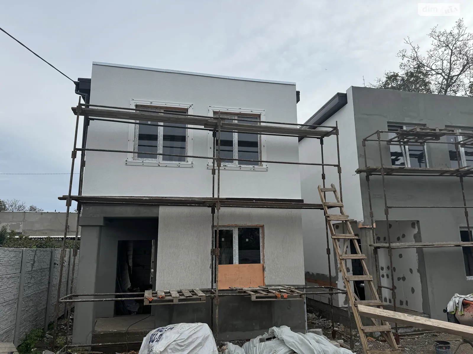 Продается дом на 2 этажа 96 кв. м с балконом, цена: 65000 $ - фото 1