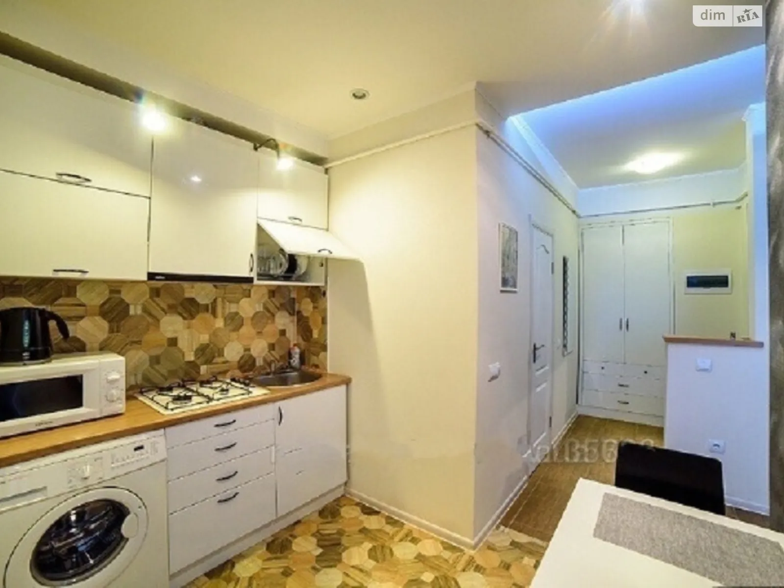 Сдается в аренду 1-комнатная квартира 30 кв. м в Львове, ул. Ужгородская - фото 1