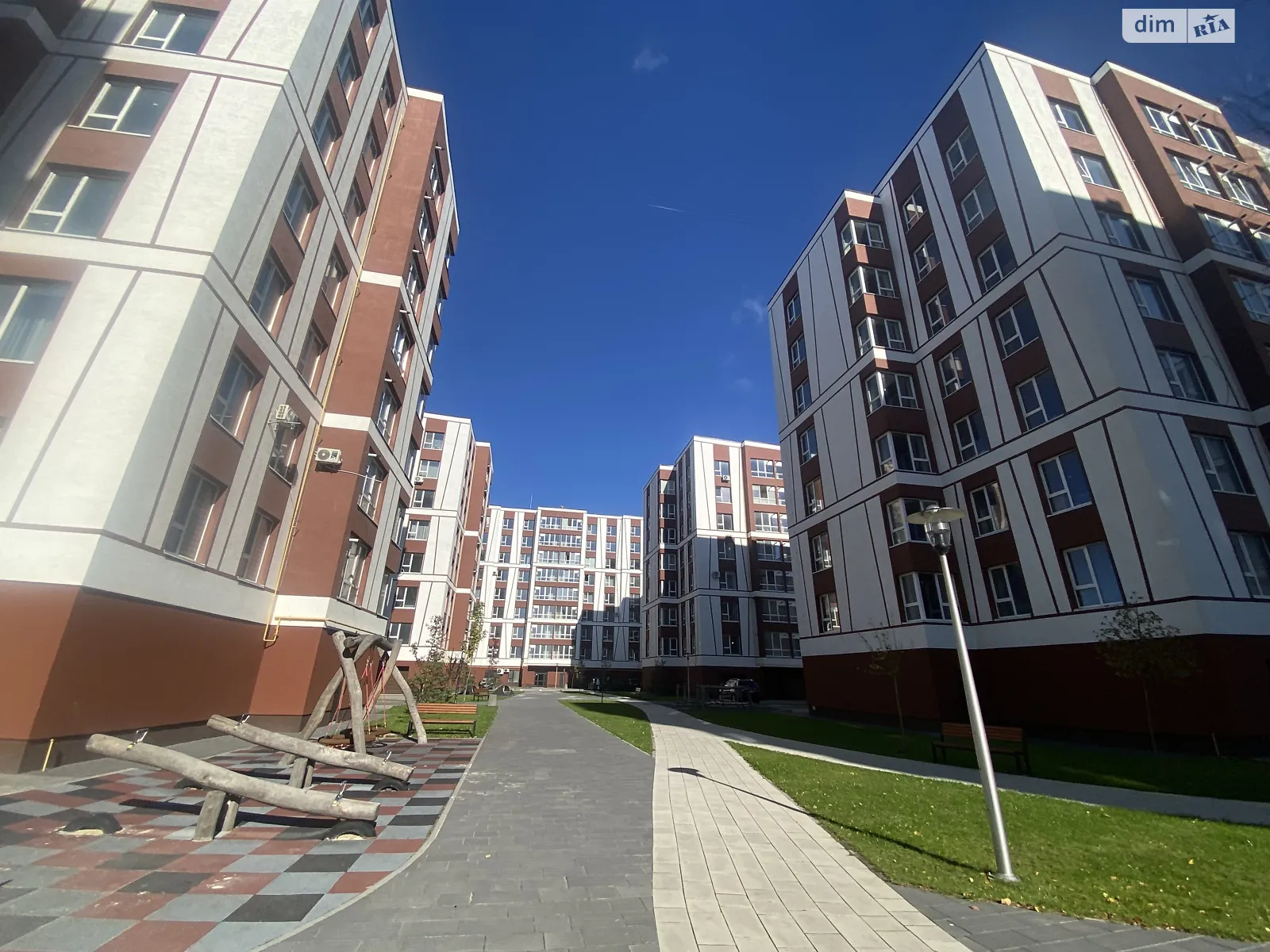Продается 1-комнатная квартира 38 кв. м в Ивано-Франковске, ул. Отца Блавацкого, 12 - фото 1