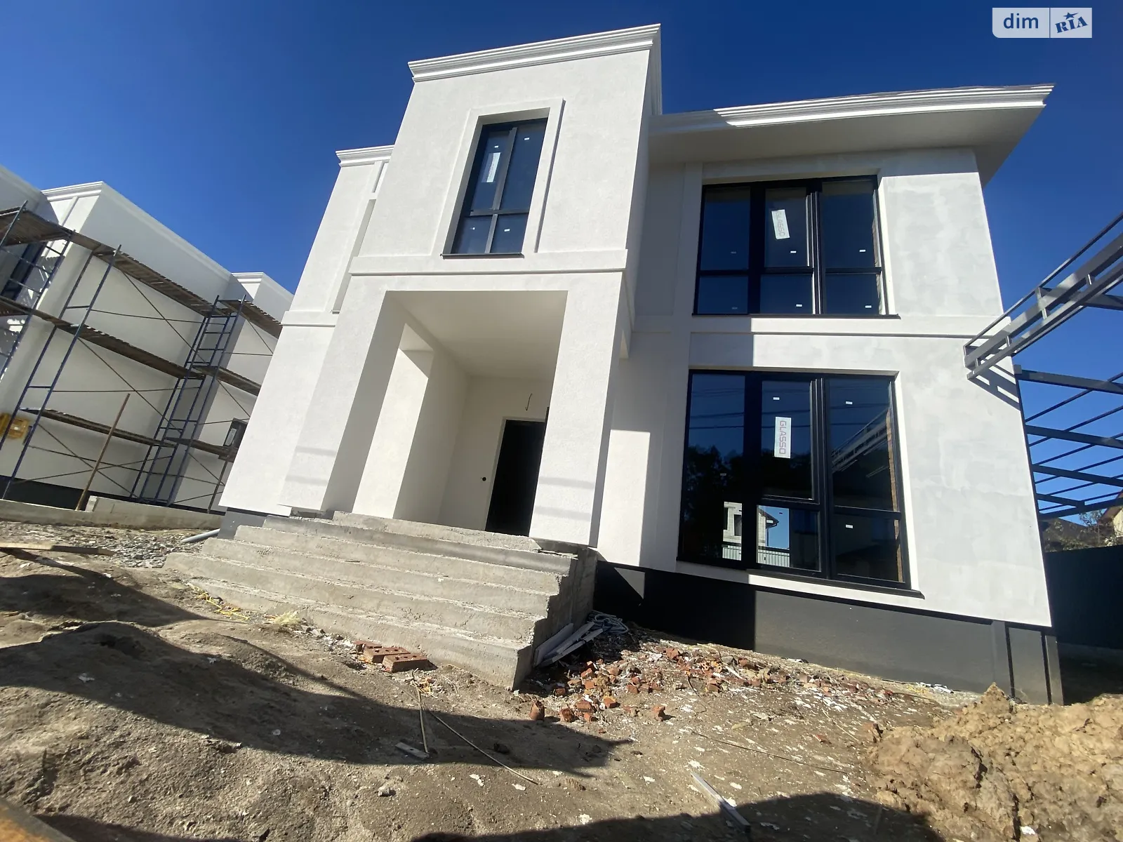 Продается дом на 2 этажа 170 кв. м с подвалом, цена: 160000 $ - фото 1