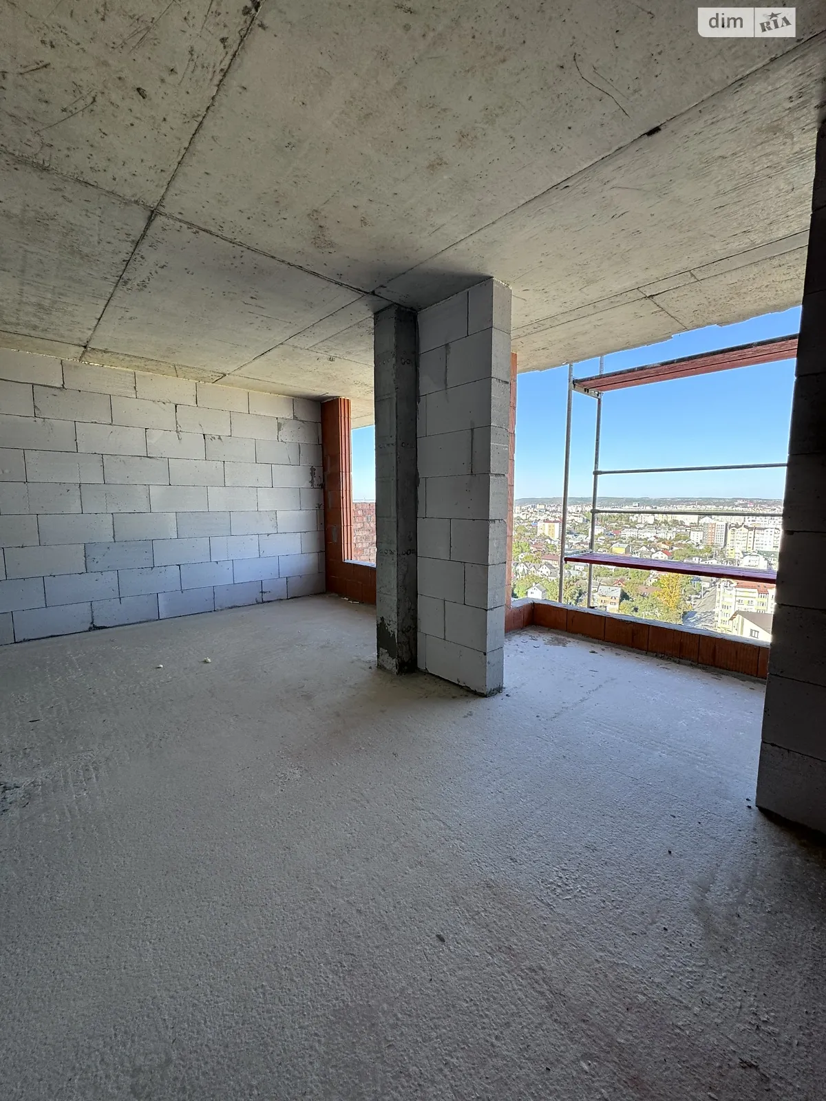 Продається 3-кімнатна квартира 127 кв. м у Івано-Франківську, вул. Хриплинська, 9 - фото 1