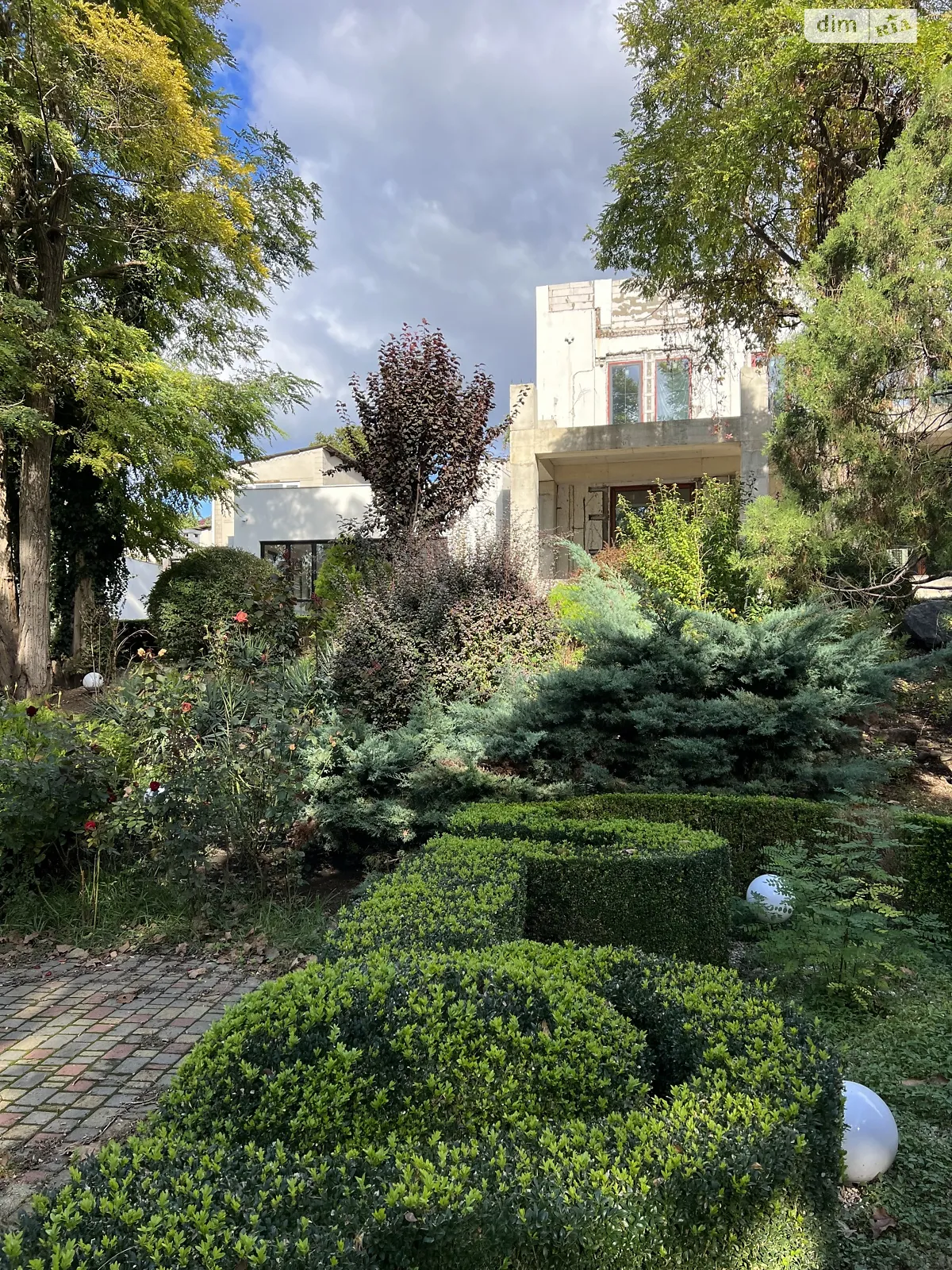 Продается дом на 2 этажа 450 кв. м с беседкой, цена: 950000 $ - фото 1