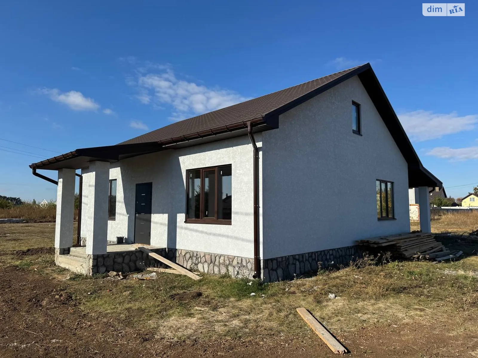Продається одноповерховий будинок 100 кв. м з гаражем, цена: 79999 $ - фото 1