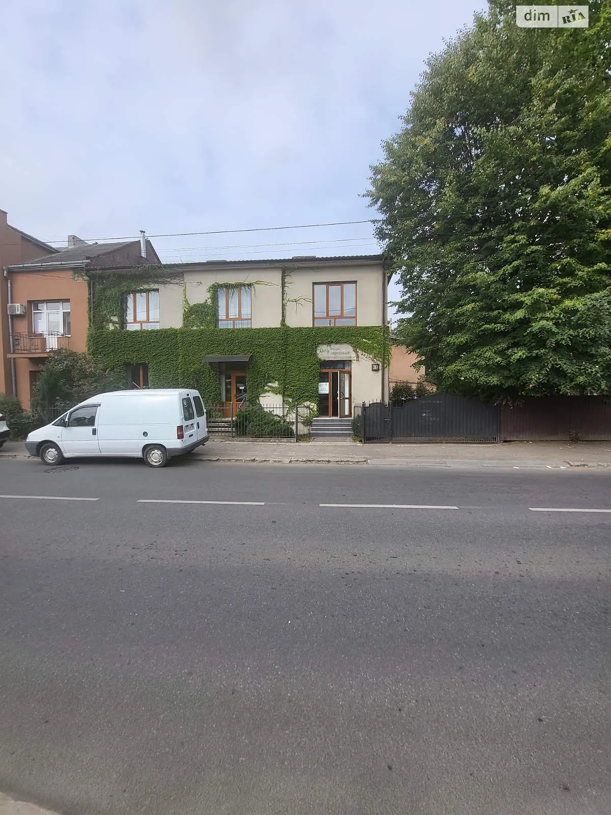 Продается часть дома 198 кв. м с гаражом, цена: 160000 $ - фото 1