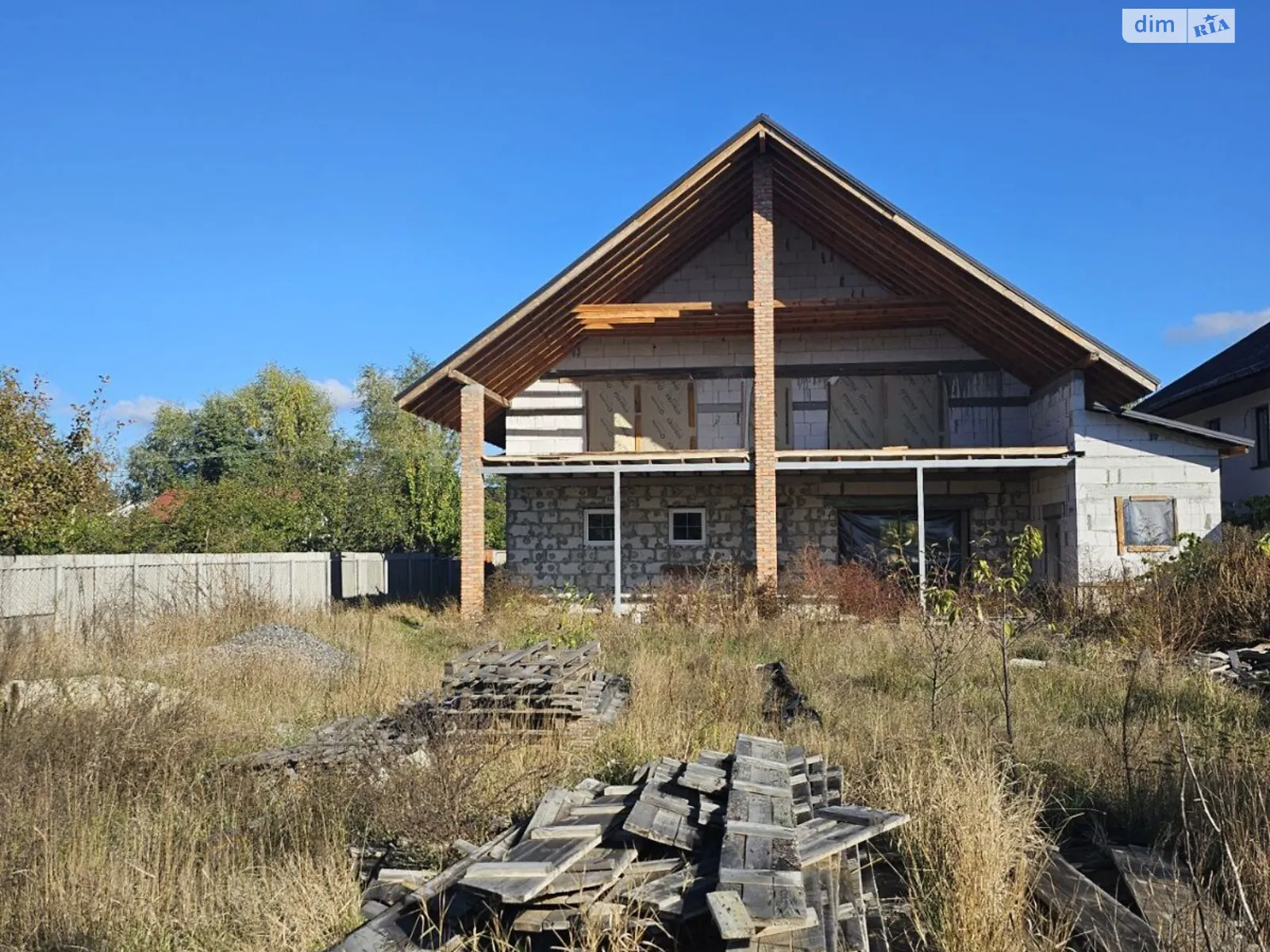 Продается дом на 2 этажа 360 кв. м с беседкой, цена: 130000 $ - фото 1
