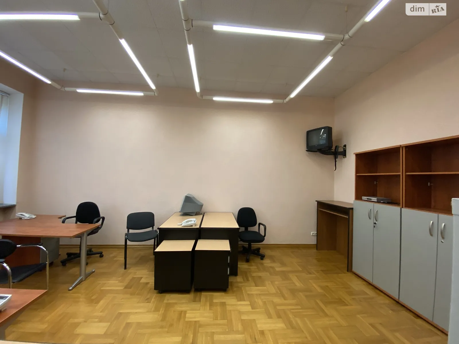Продається офіс 220 кв. м в бізнес-центрі, цена: 220000 $ - фото 1